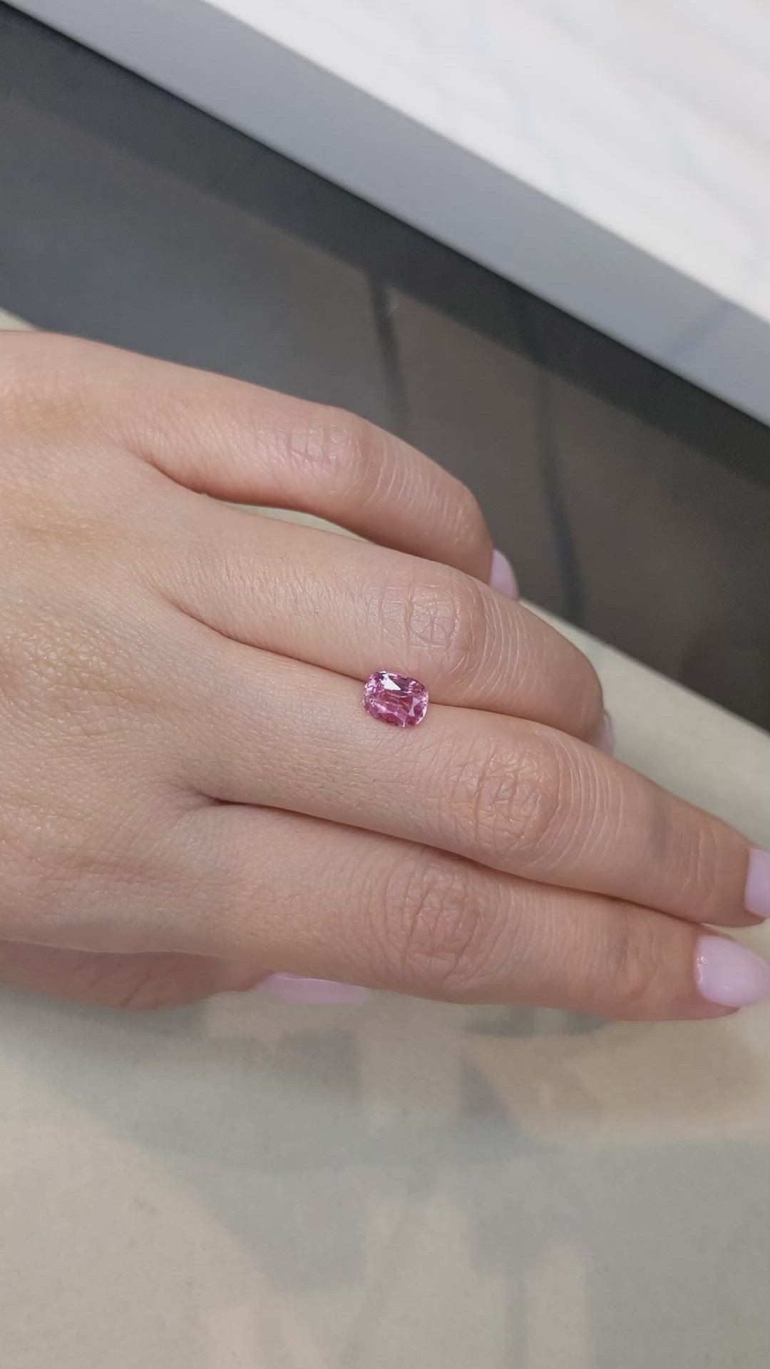 1.24 Ct. Padparadscha Sapphire from Ceylon (Sri Lanka) Size Video