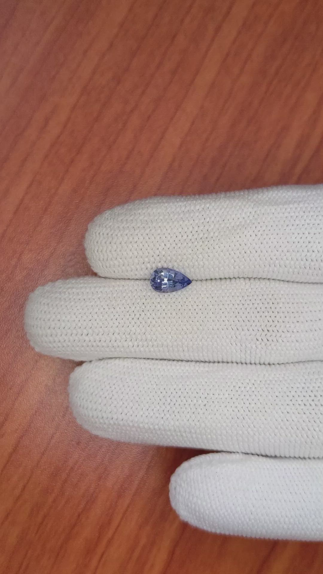 0.90 Ct. Sapphire from Ceylon (Sri Lanka) Size Video