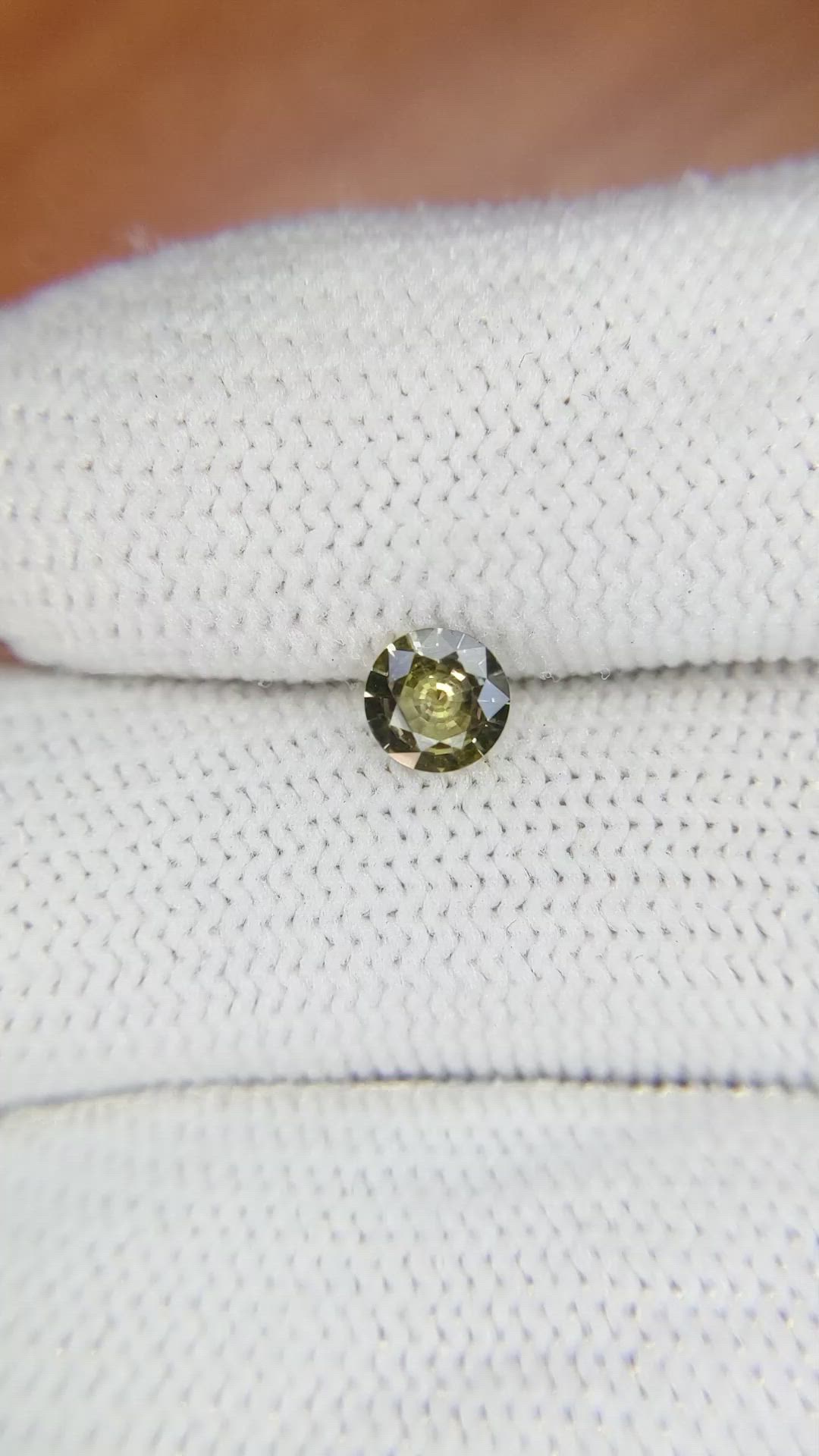 0.48 Ct. Greenish Yellow Sapphire from Ceylon (Sri Lanka) Size Video