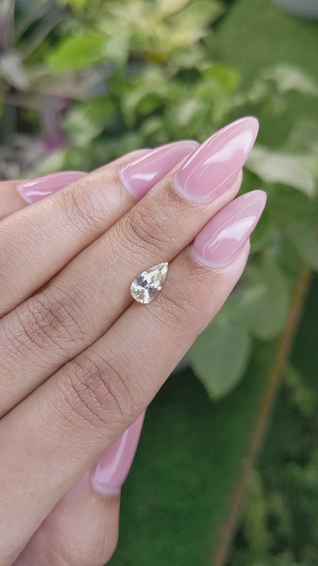 1.14 Ct. Bi Color Sapphire from Ceylon (Sri Lanka) Size Video