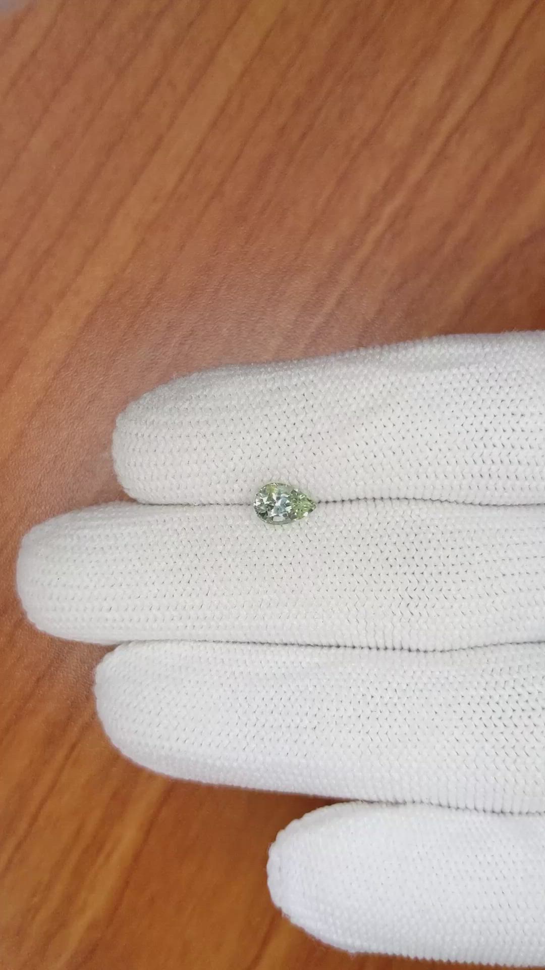 0.78 Ct. Yellowish Green Sapphire from Ceylon (Sri Lanka) Size Video