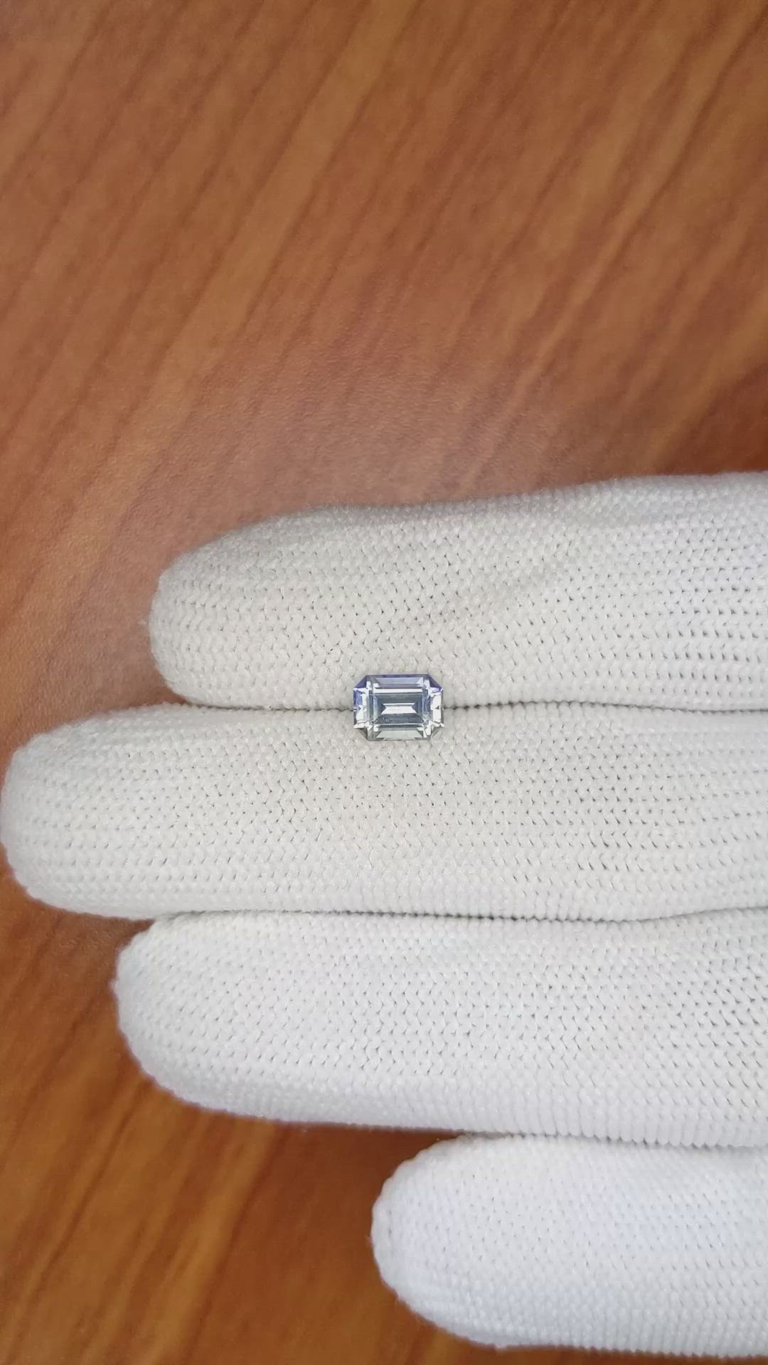 1.24 Ct. Bi Color Sapphire from Ceylon (Sri Lanka) Size Video