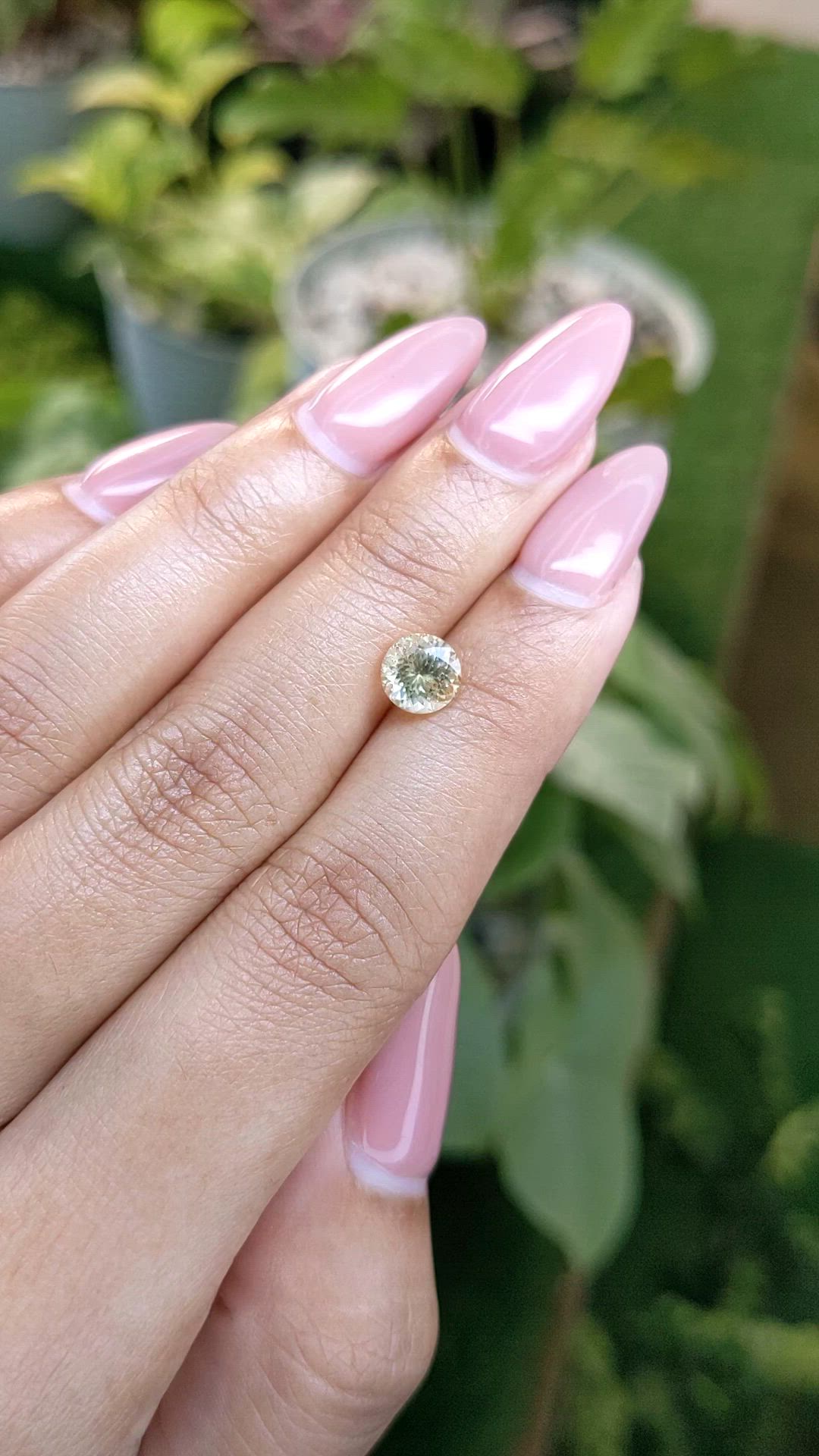 1.39 Ct. Yellow Sapphire from Ceylon (Sri Lanka) Size Video