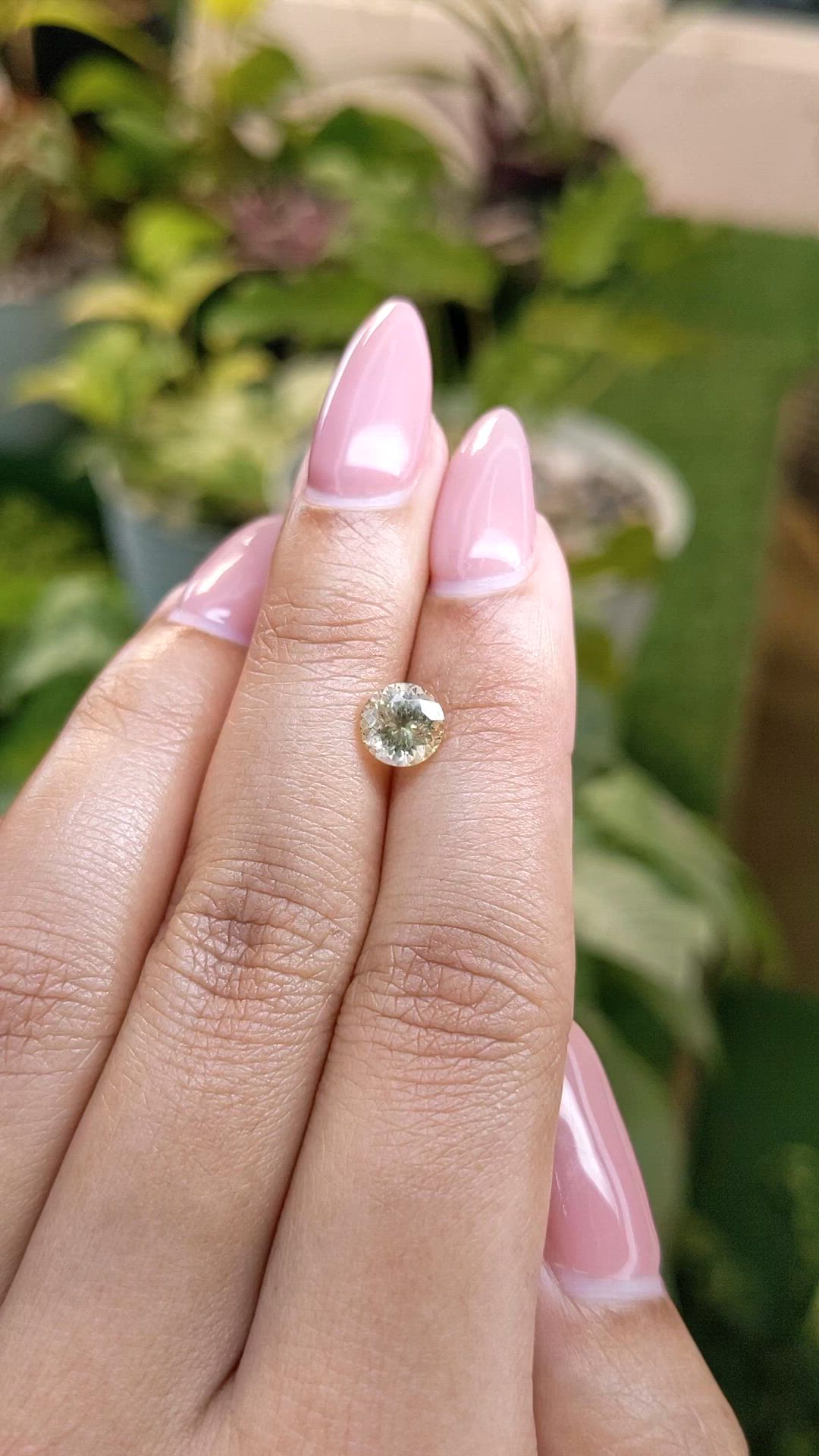 1.39 Ct. Yellow Sapphire from Ceylon (Sri Lanka) Size Video