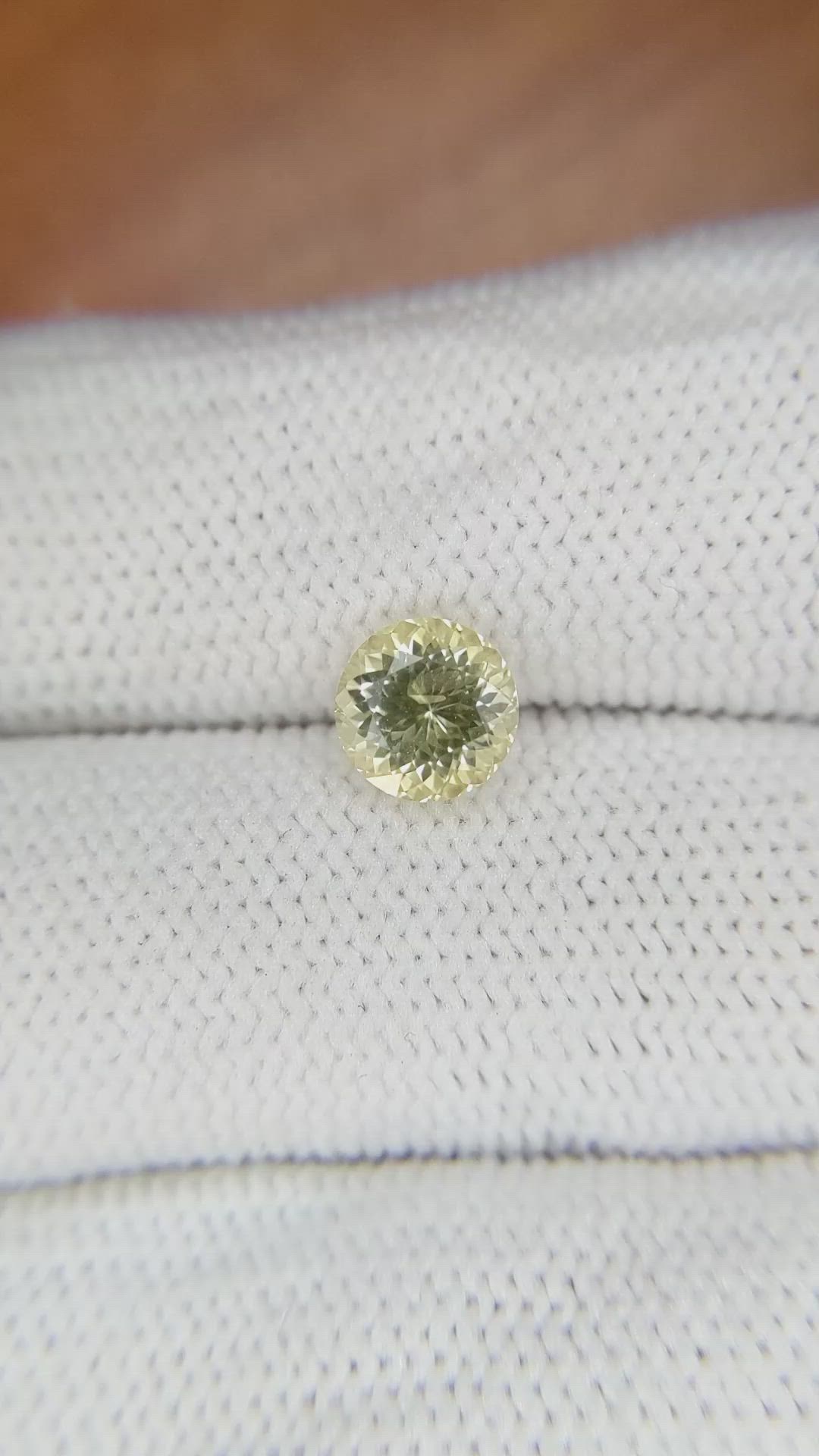 1.39 Ct. Yellow Sapphire from Ceylon (Sri Lanka) Size Video