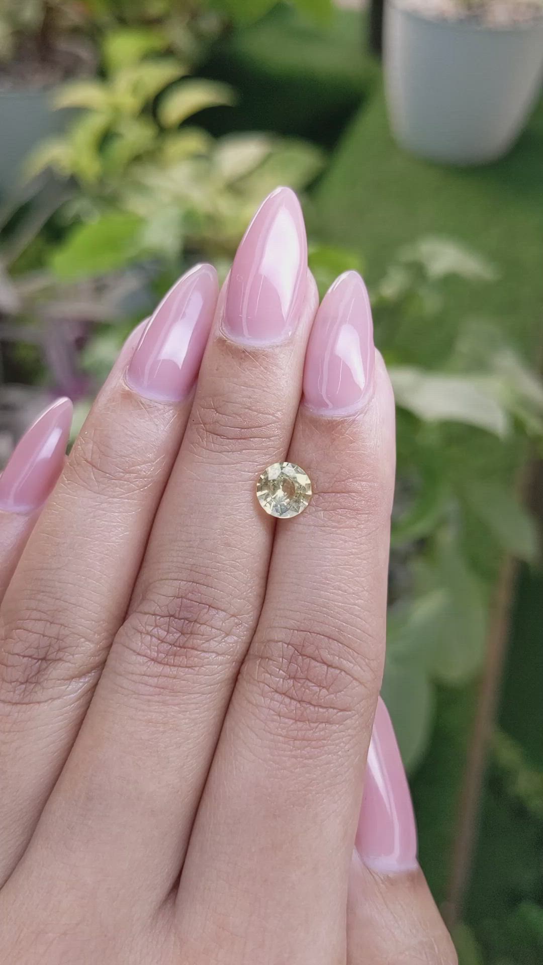 1.14 Ct. Yellow Sapphire from Ceylon (Sri Lanka) Size Video