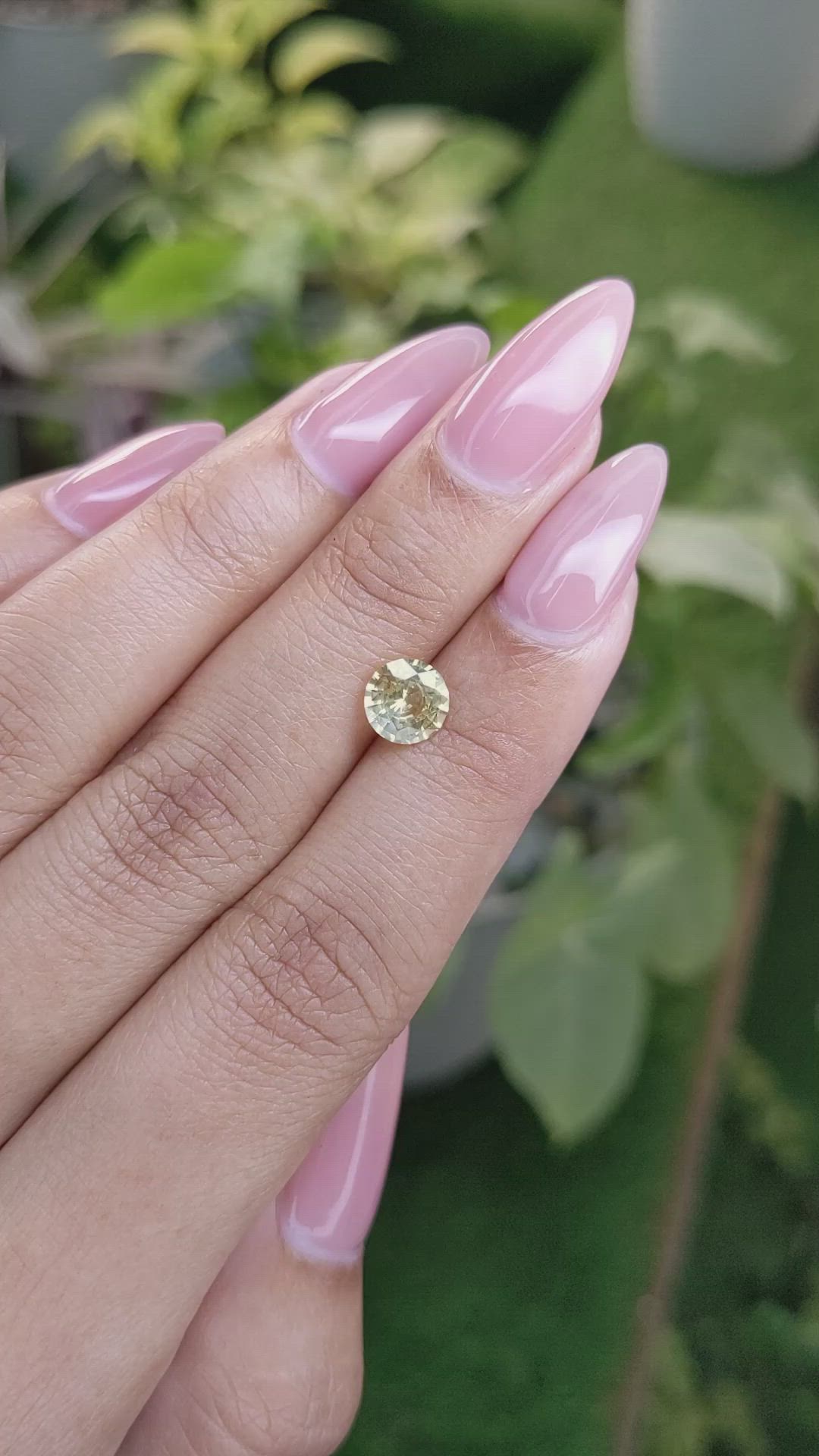 1.14 Ct. Yellow Sapphire from Ceylon (Sri Lanka) Size Video