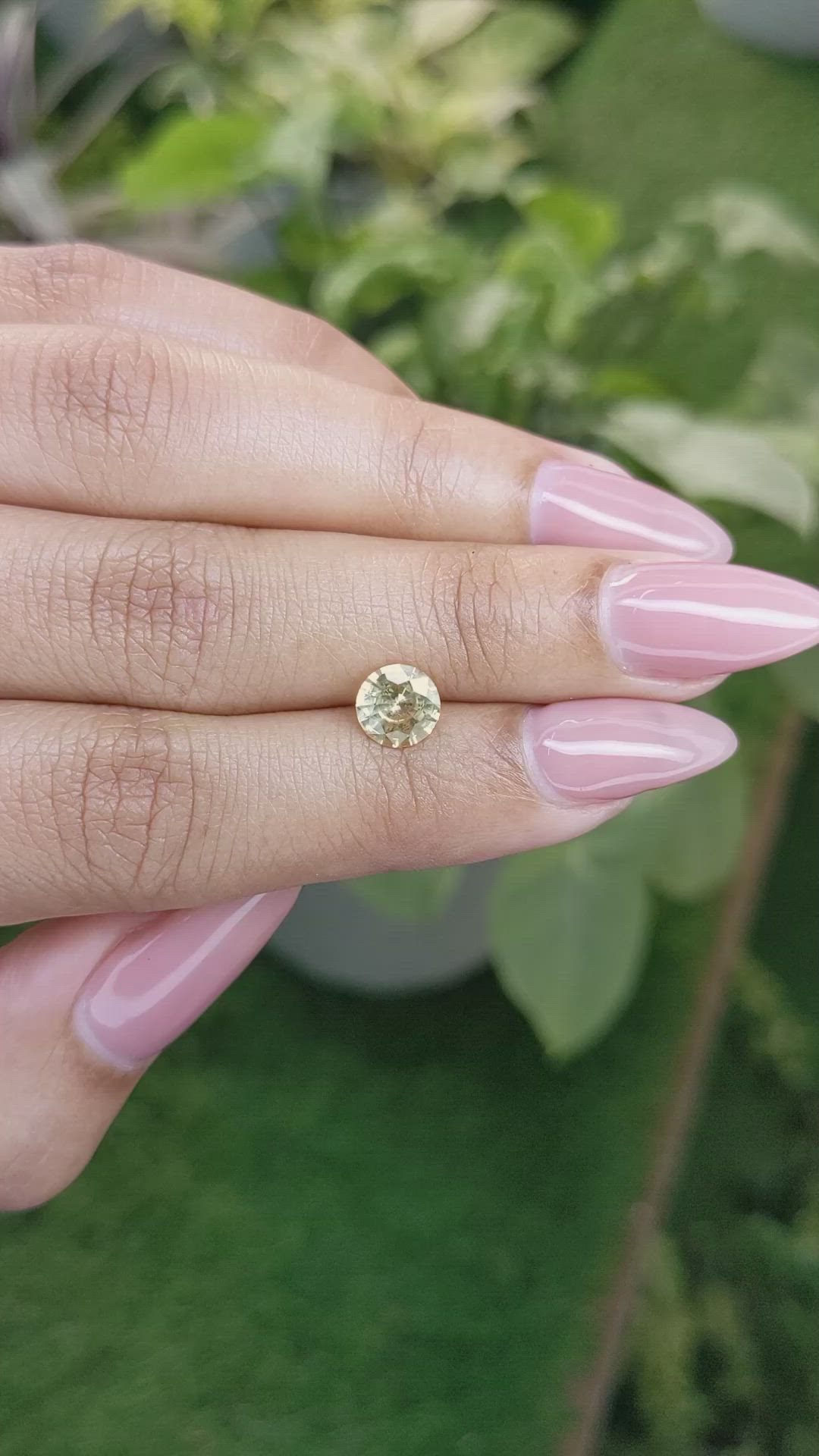 1.14 Ct. Yellow Sapphire from Ceylon (Sri Lanka) Size Video