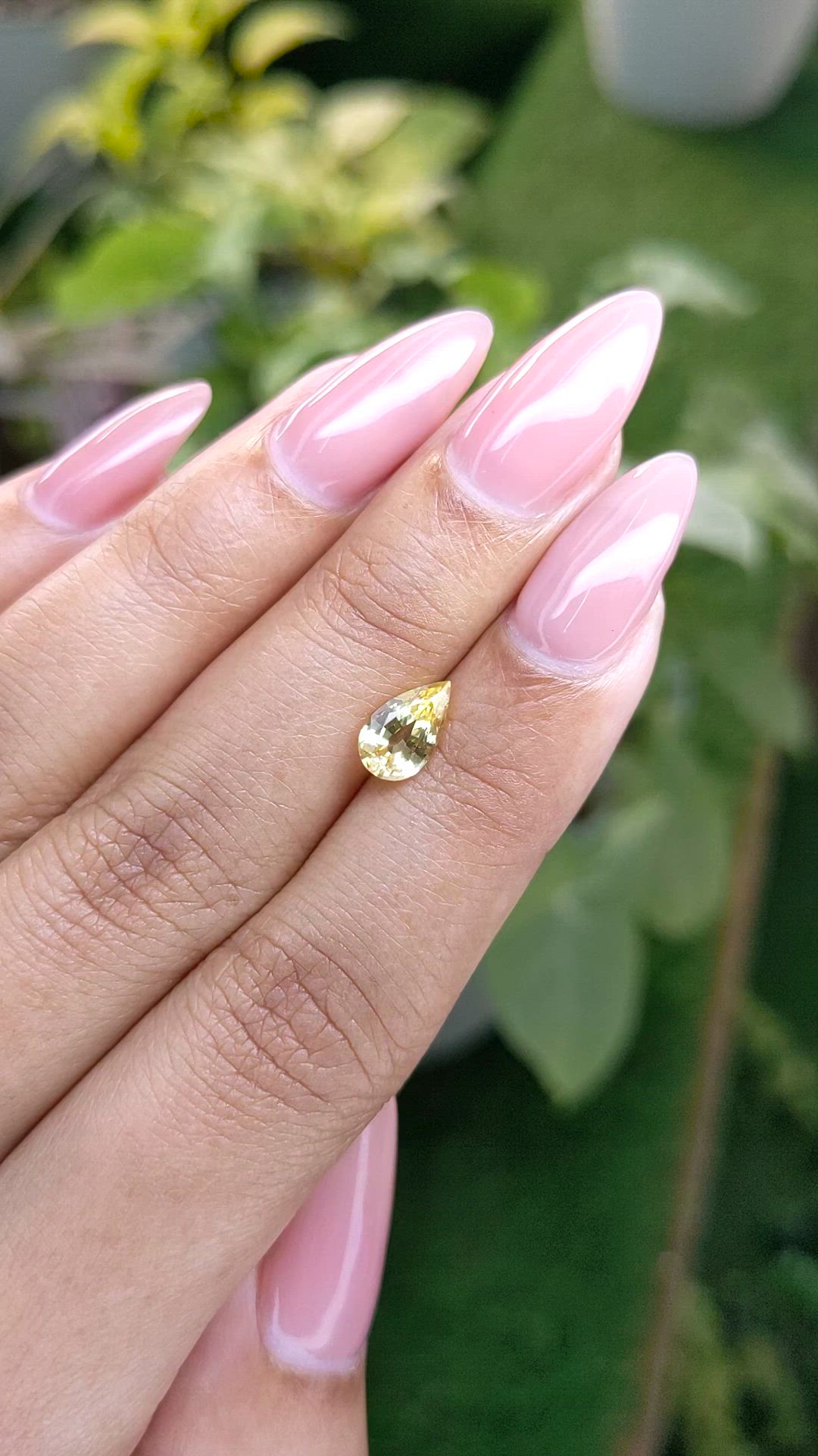 1.12 Ct. Yellow Sapphire from Ceylon (Sri Lanka) Size Video