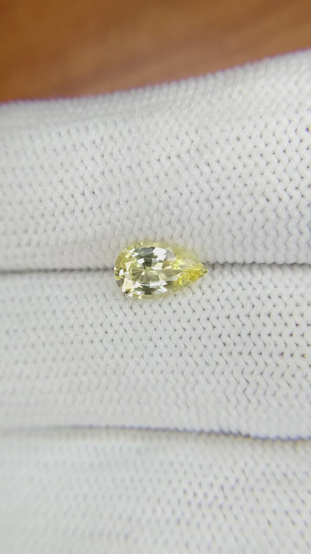 1.11 Ct. Yellow Sapphire from Ceylon (Sri Lanka) Size Video