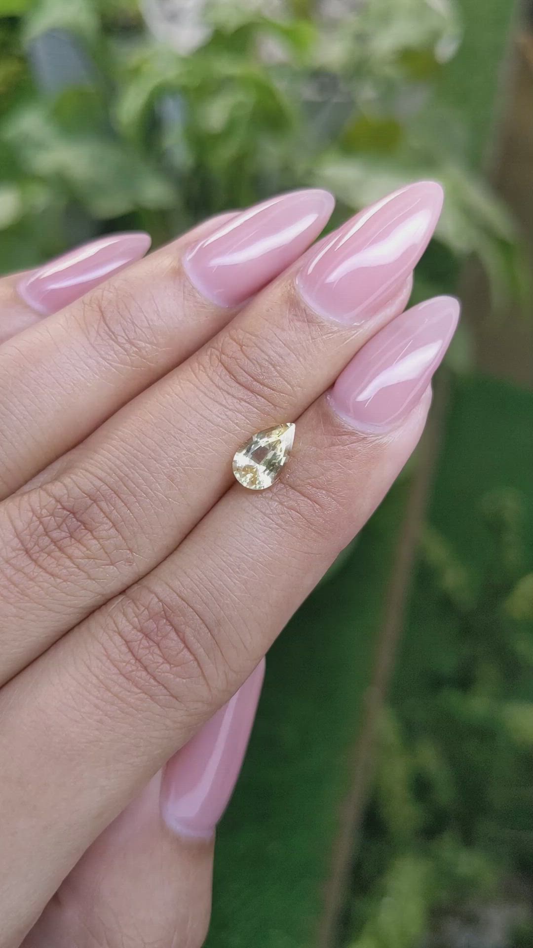 1.11 Ct. Yellow Sapphire from Ceylon (Sri Lanka) Size Video