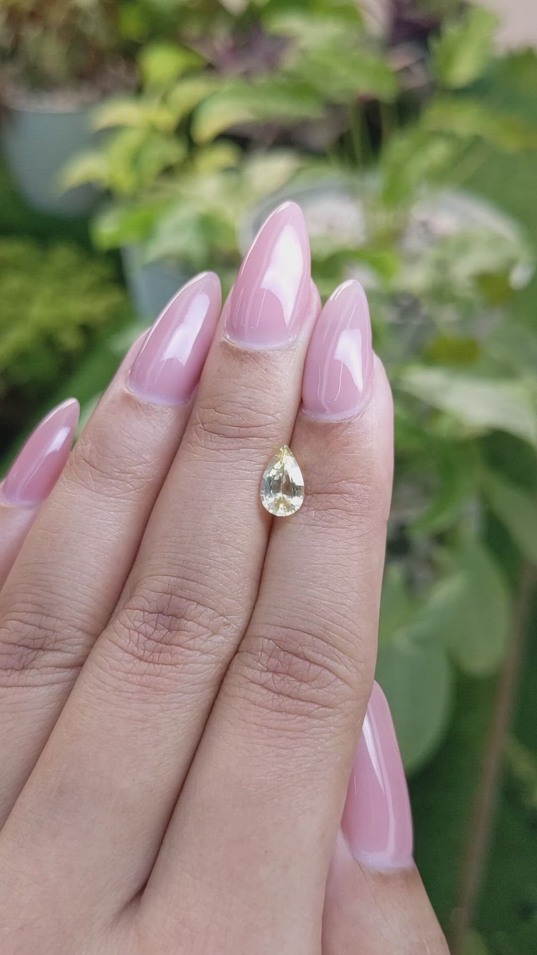 1.11 Ct. Yellow Sapphire from Ceylon (Sri Lanka) Size Video
