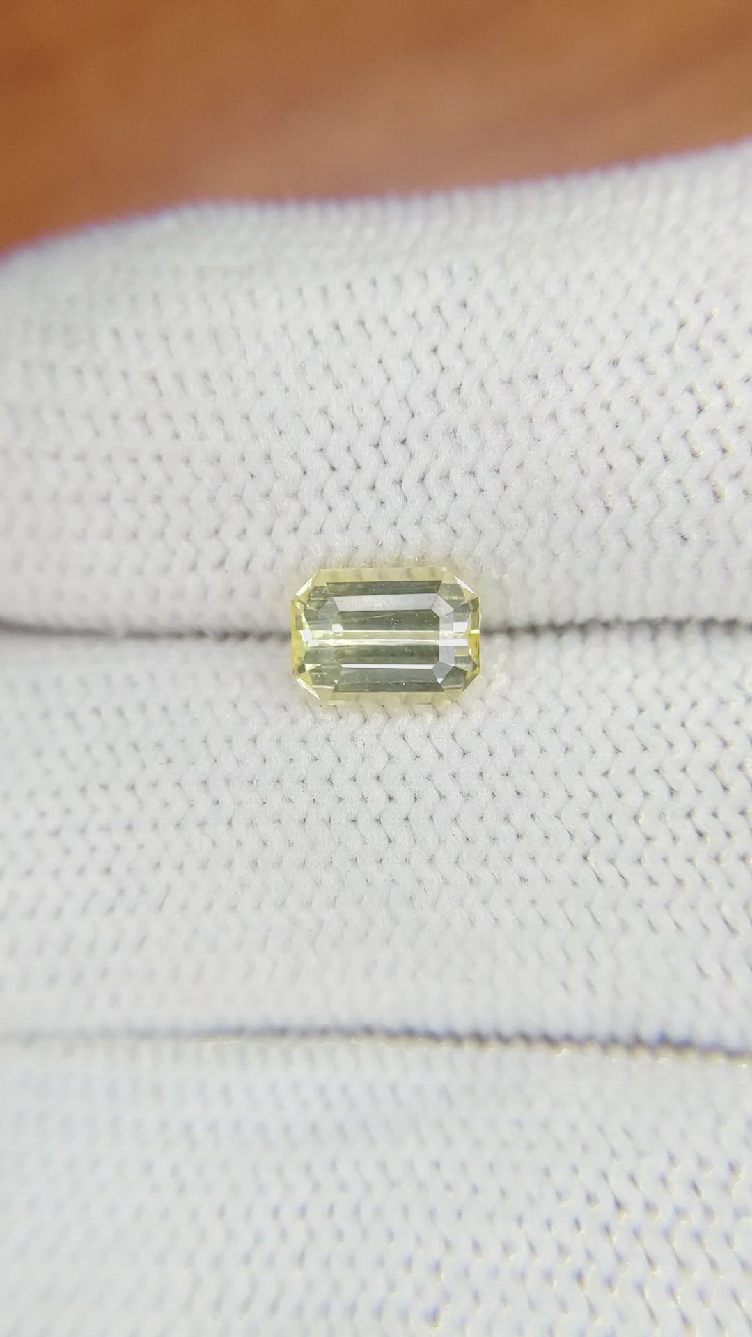 1.29 Ct. Sapphire from Ceylon (Sri Lanka) Size Video