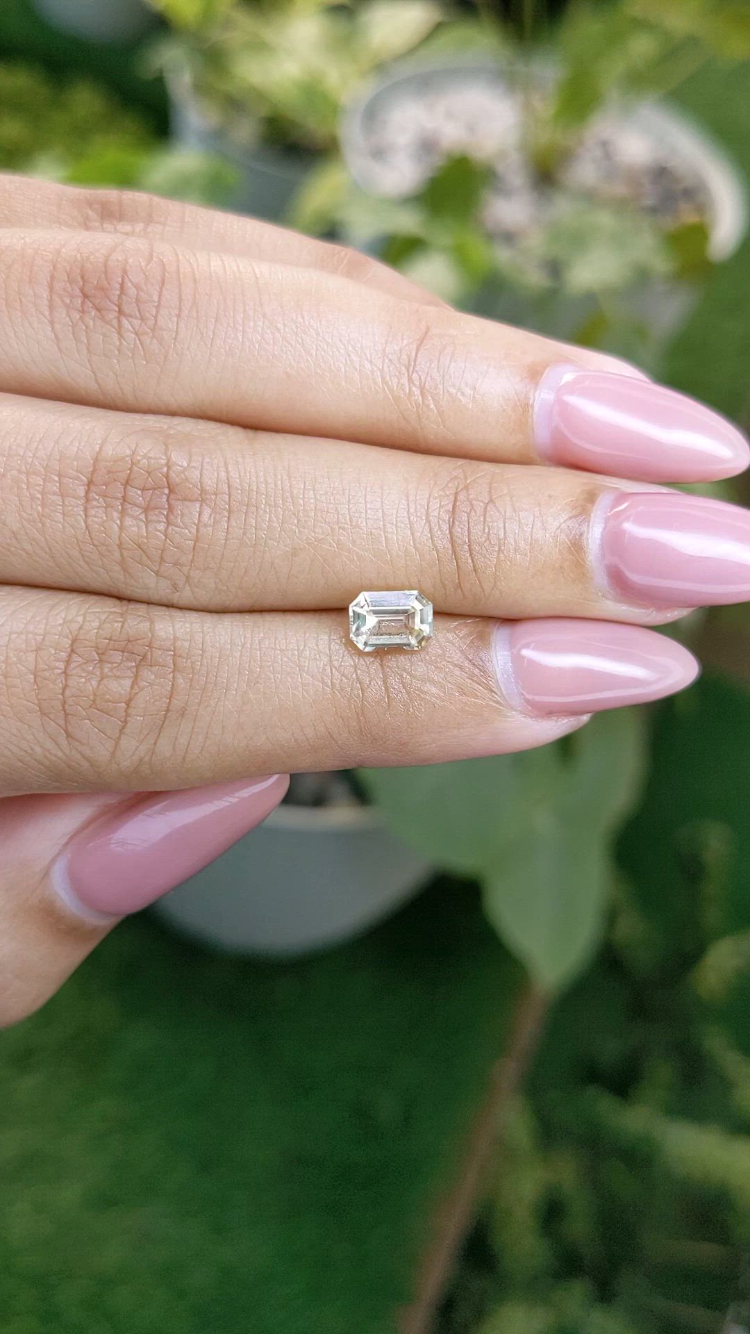 1.08 Ct. Yellow Sapphire from Ceylon (Sri Lanka) Size Video