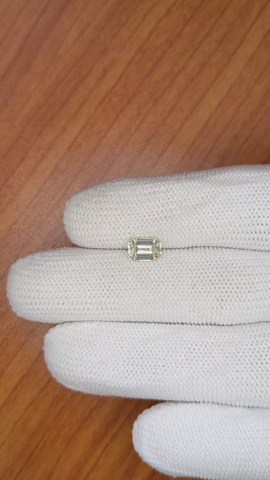 1.08 Ct. Yellow Sapphire from Ceylon (Sri Lanka) Size Video