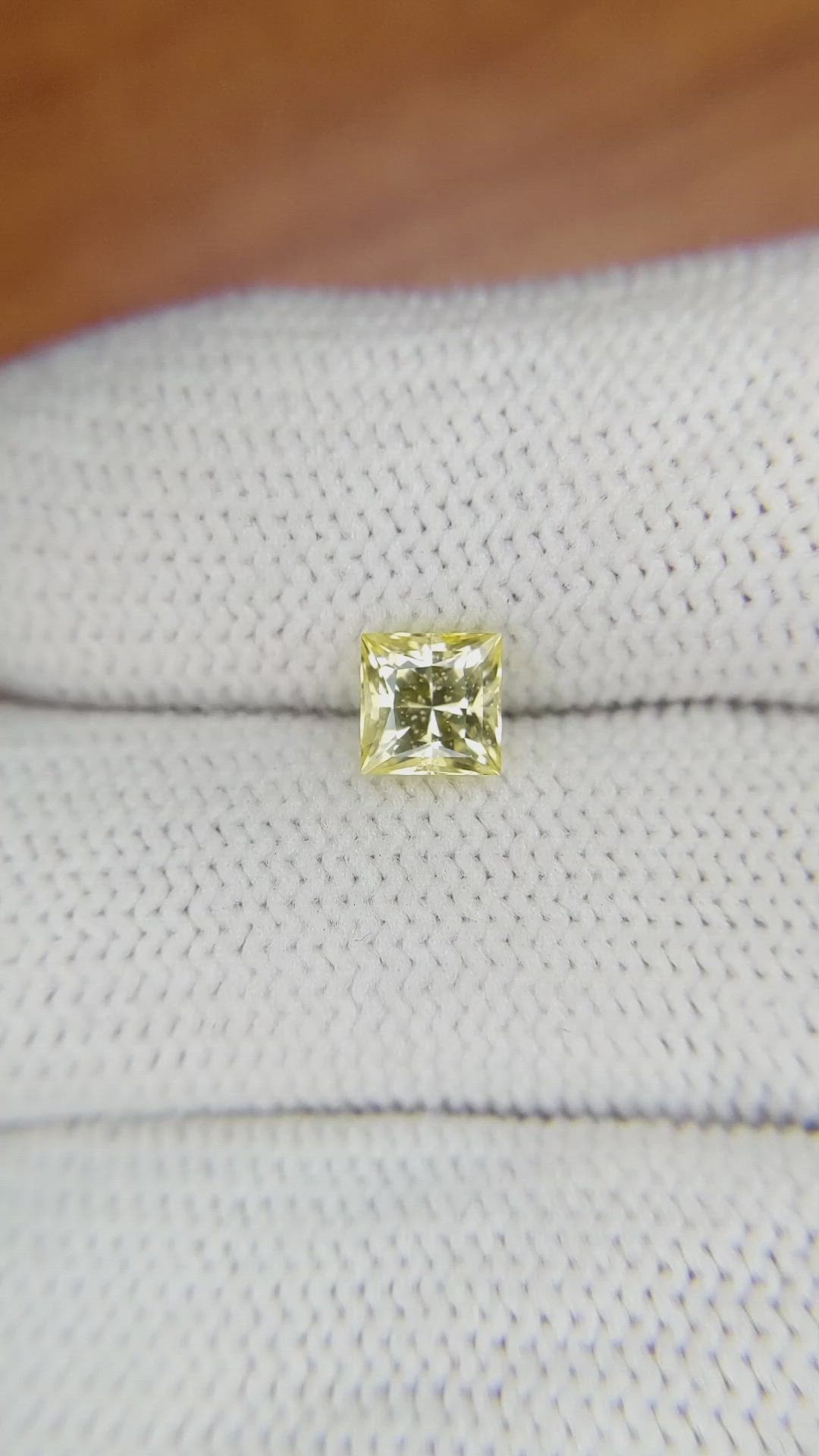 0.93 Ct. Yellow Sapphire from Ceylon (Sri Lanka) Size Video