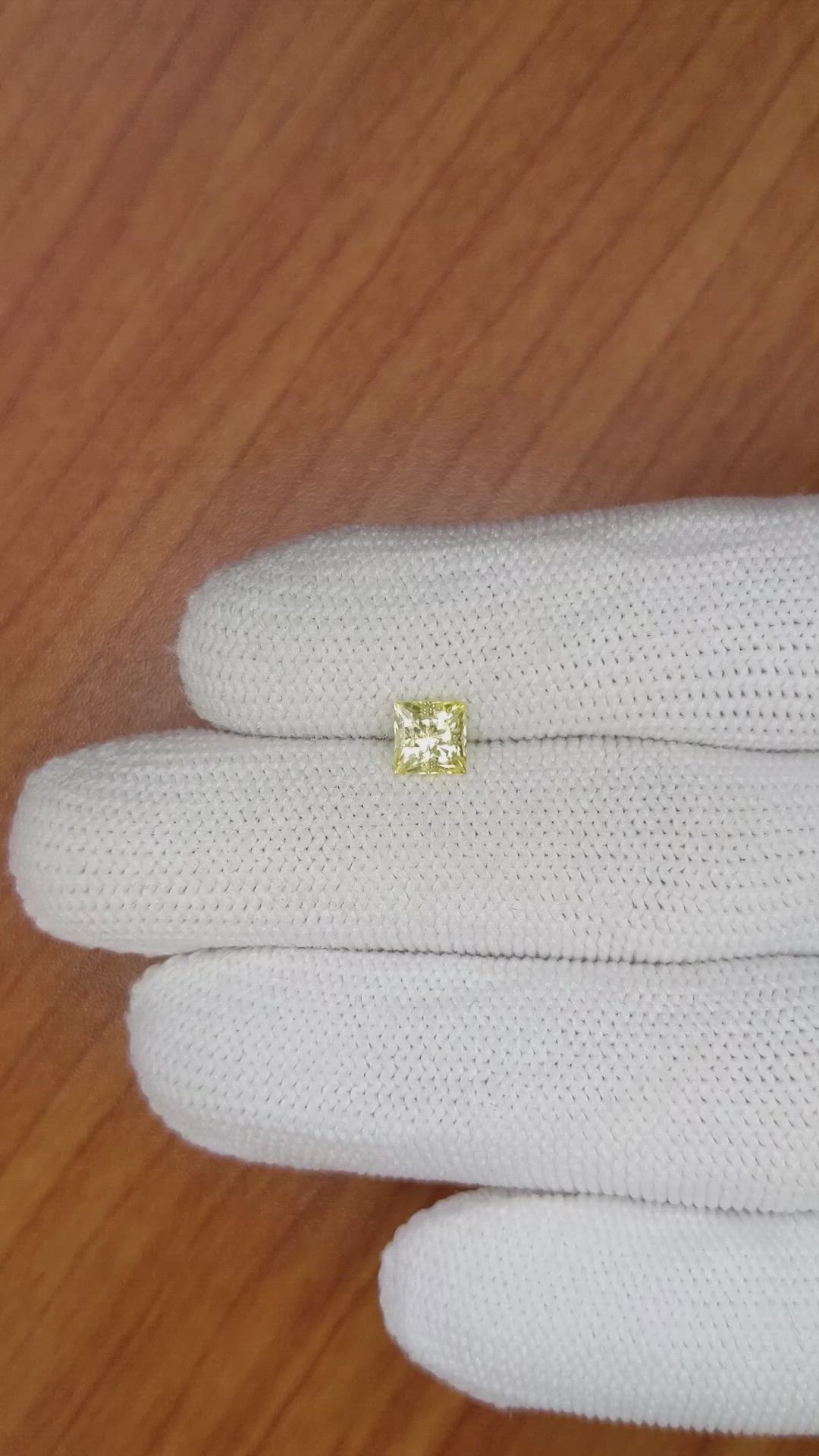 0.93 Ct. Yellow Sapphire from Ceylon (Sri Lanka) Size Video