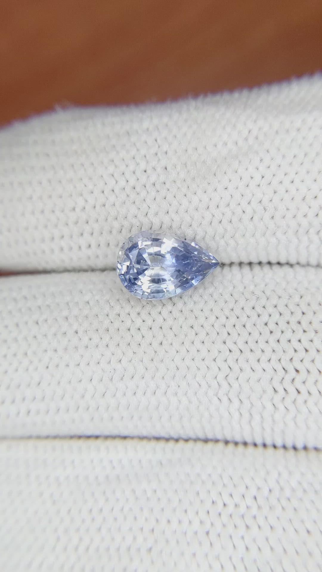 2.46 Ct. Bi Color Sapphire from Ceylon (Sri Lanka) Size Video