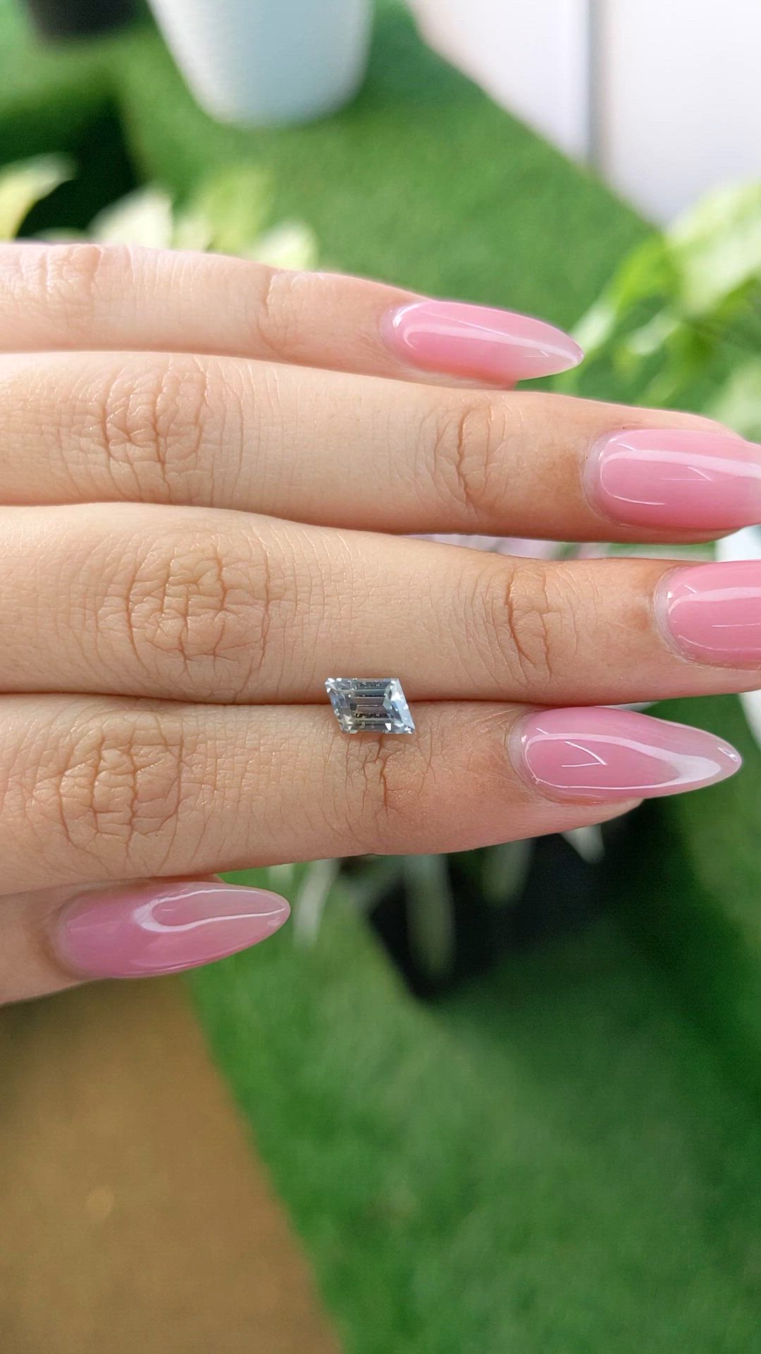 1.04 Ct. Bi Color Sapphire from Ceylon (Sri Lanka) Size Video