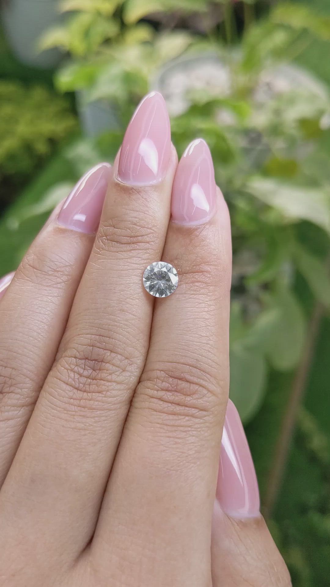 1.11 Ct. White Sapphire from Ceylon (Sri Lanka) Size Video