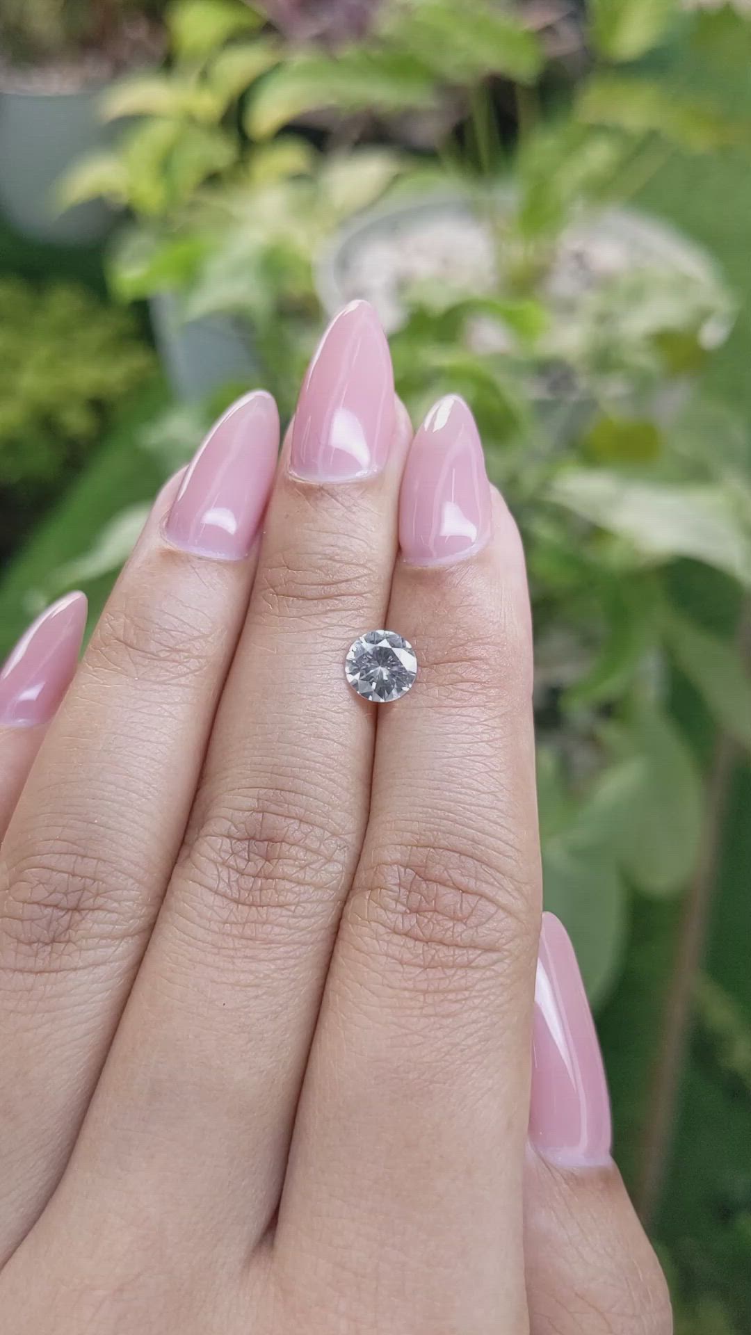 1.05 Ct. White Sapphire from Ceylon (Sri Lanka) Size Video