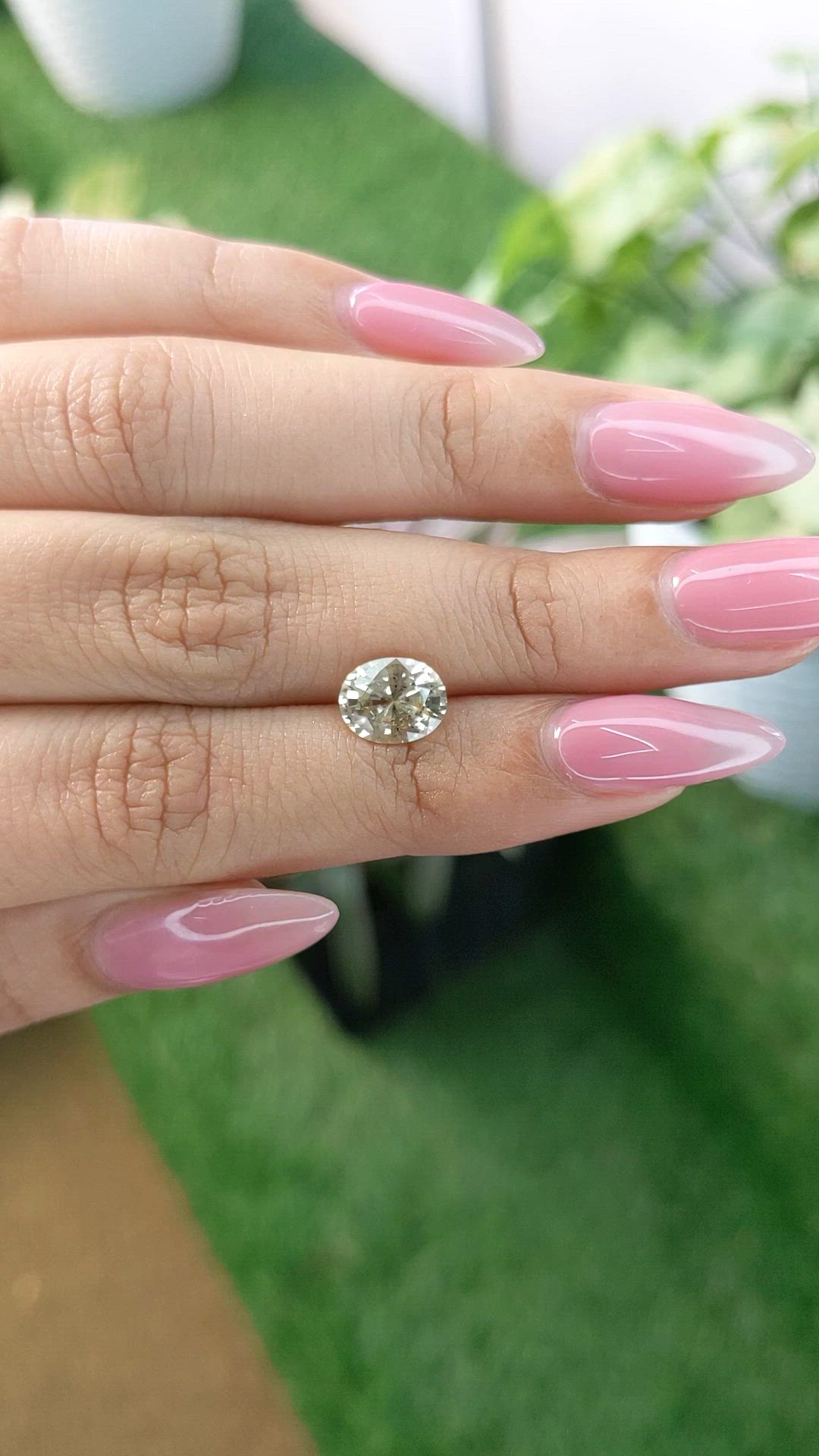 2.33 Ct. Yellow Sapphire from Ceylon (Sri Lanka) Size Video