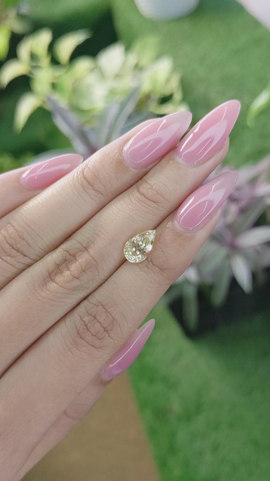2.22 Ct. Yellow Sapphire from Ceylon (Sri Lanka) Size Video
