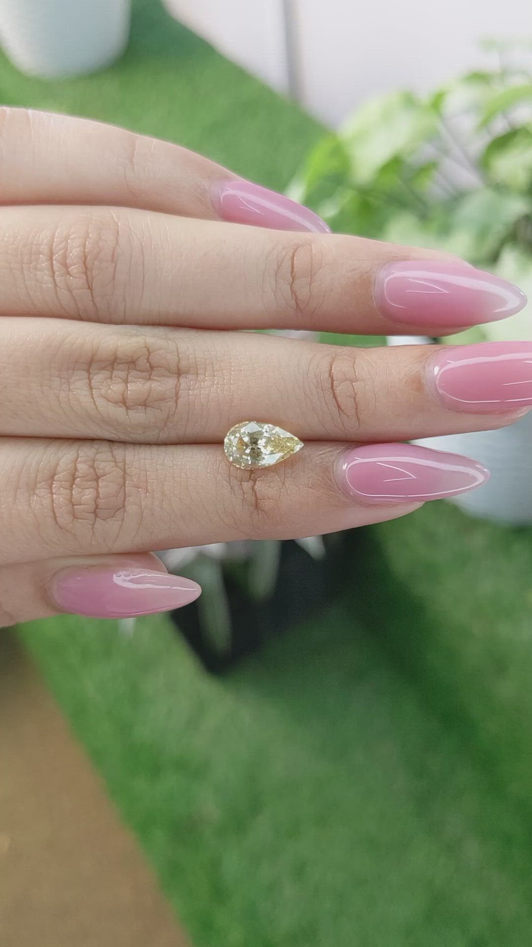 2.22 Ct. Yellow Sapphire from Ceylon (Sri Lanka) Size Video