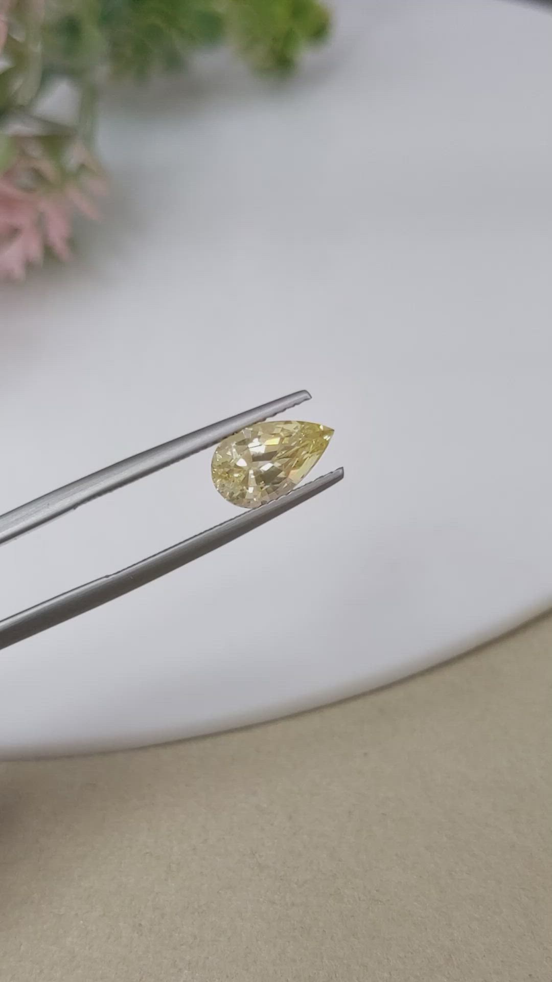 2.22 Ct. Yellow Sapphire from Ceylon (Sri Lanka) Size Video