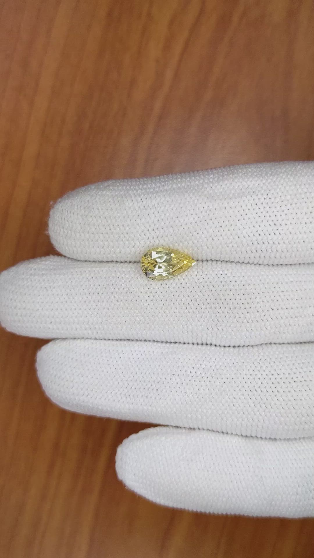 2.22 Ct. Yellow Sapphire from Ceylon (Sri Lanka) Size Video