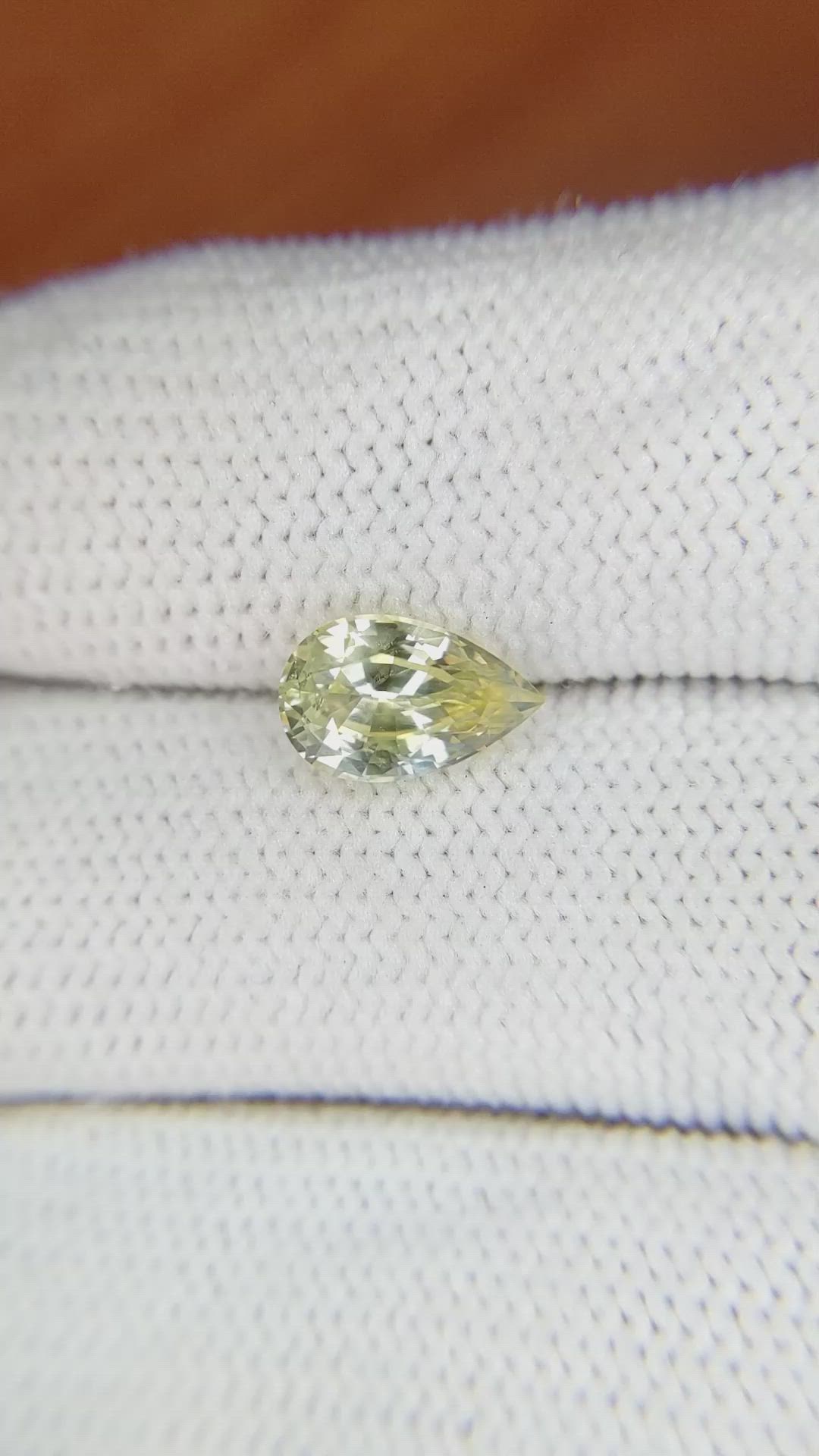 1.96 Ct. Bi Color Sapphire from Ceylon (Sri Lanka) Size Video