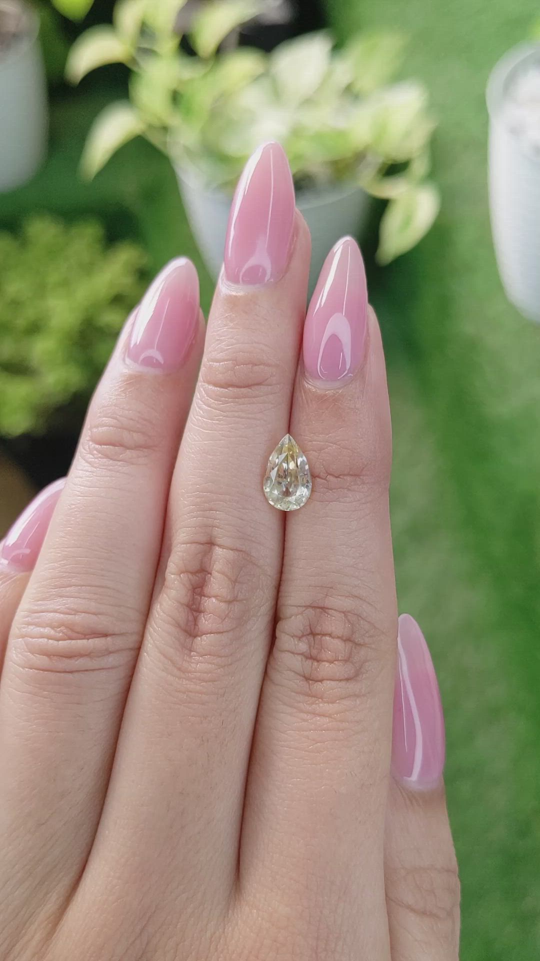 1.96 Ct. Bi Color Sapphire from Ceylon (Sri Lanka) Size Video