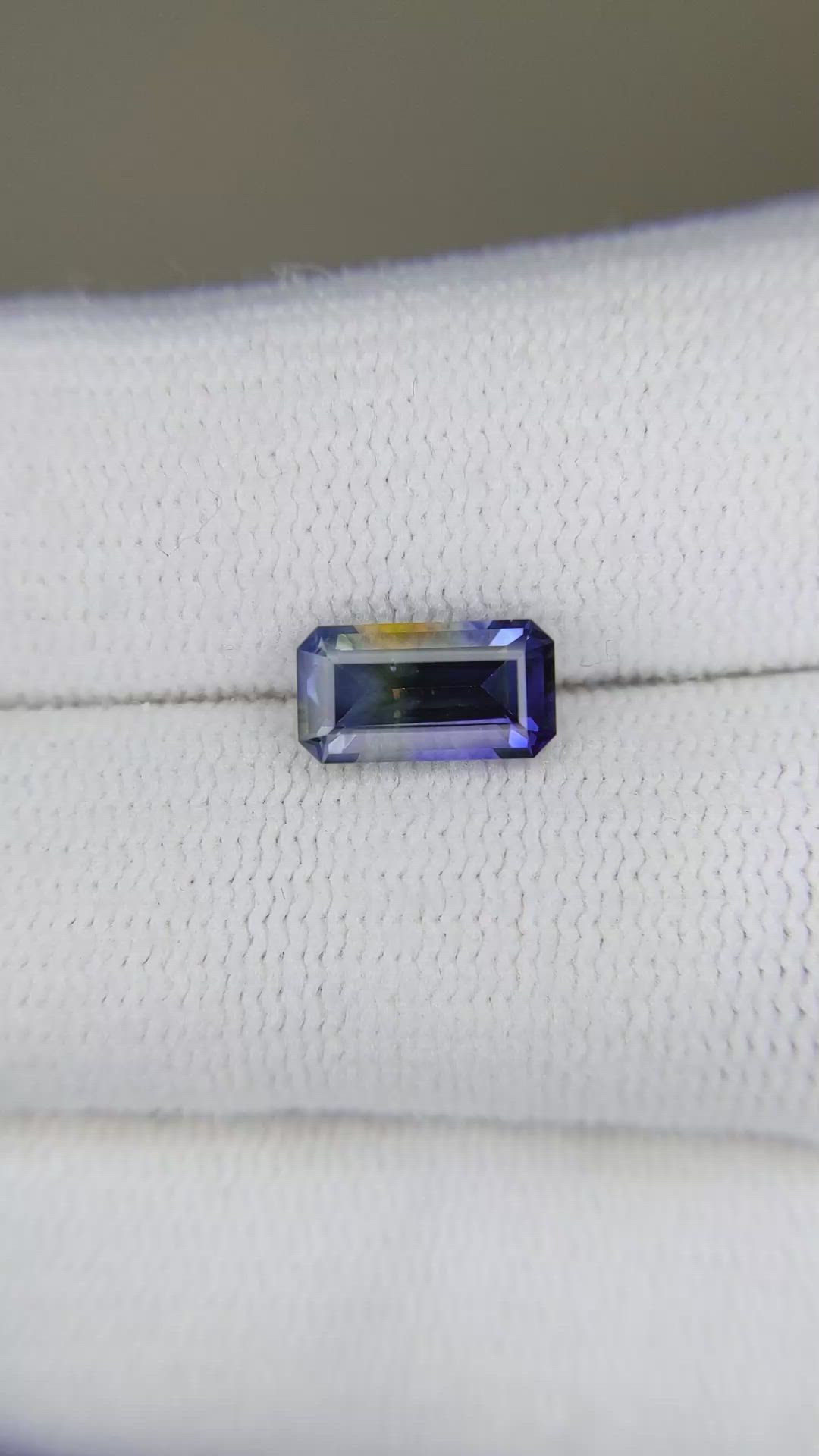 1.42 Ct. Bi Color Sapphire from Ceylon (Sri Lanka) Size Video