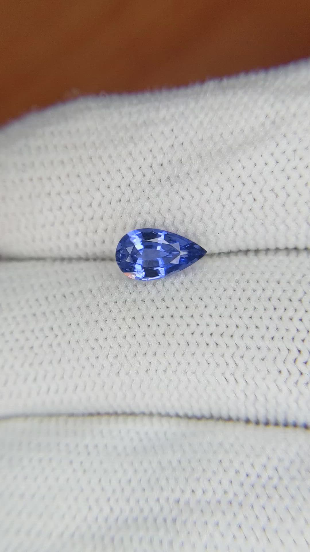 1.03 Ct. Blue Sapphire from Ceylon (Sri Lanka) Size Video