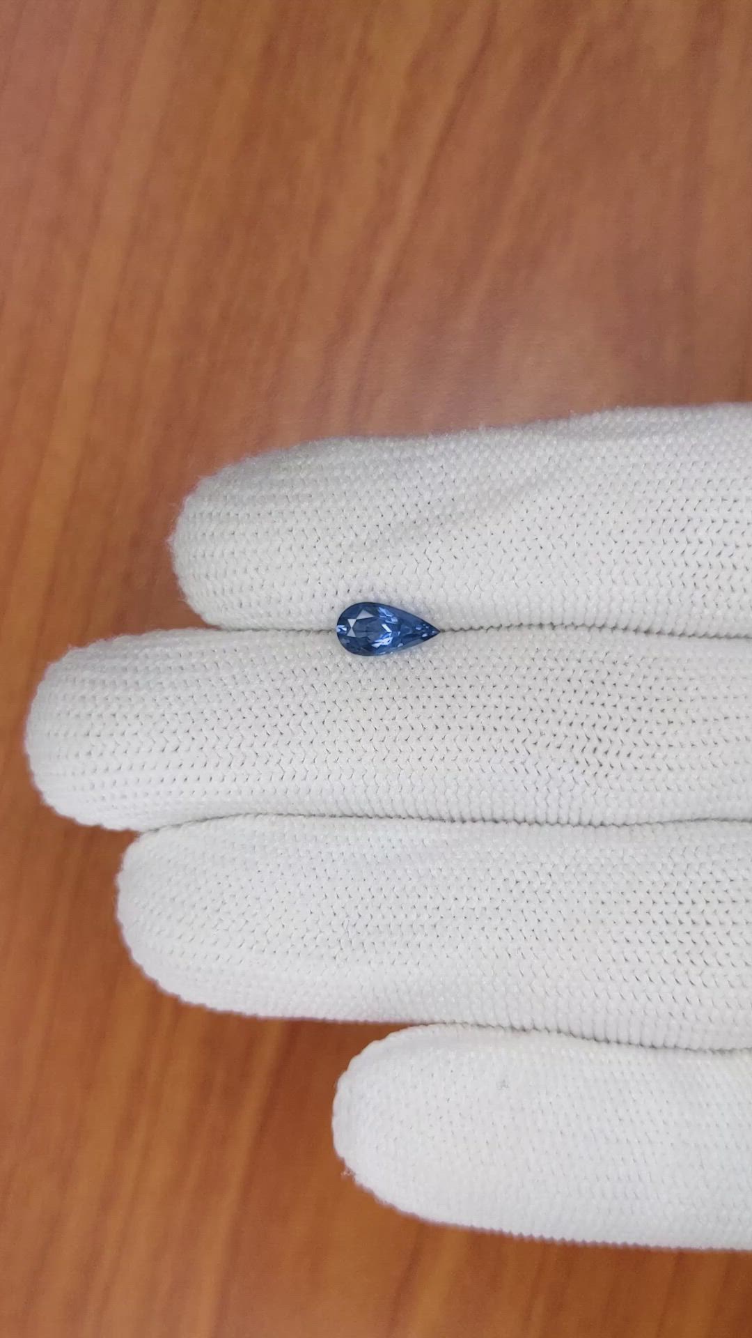 0.75 Ct. Blue Sapphire from Ceylon (Sri Lanka) Size Video