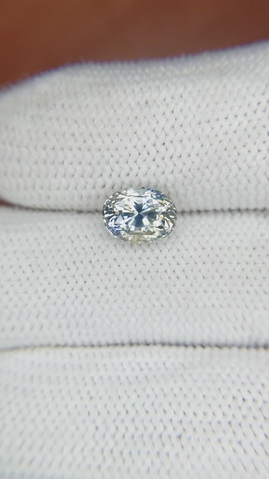 2.14 Ct. Bi Color Sapphire from Ceylon (Sri Lanka) Size Video