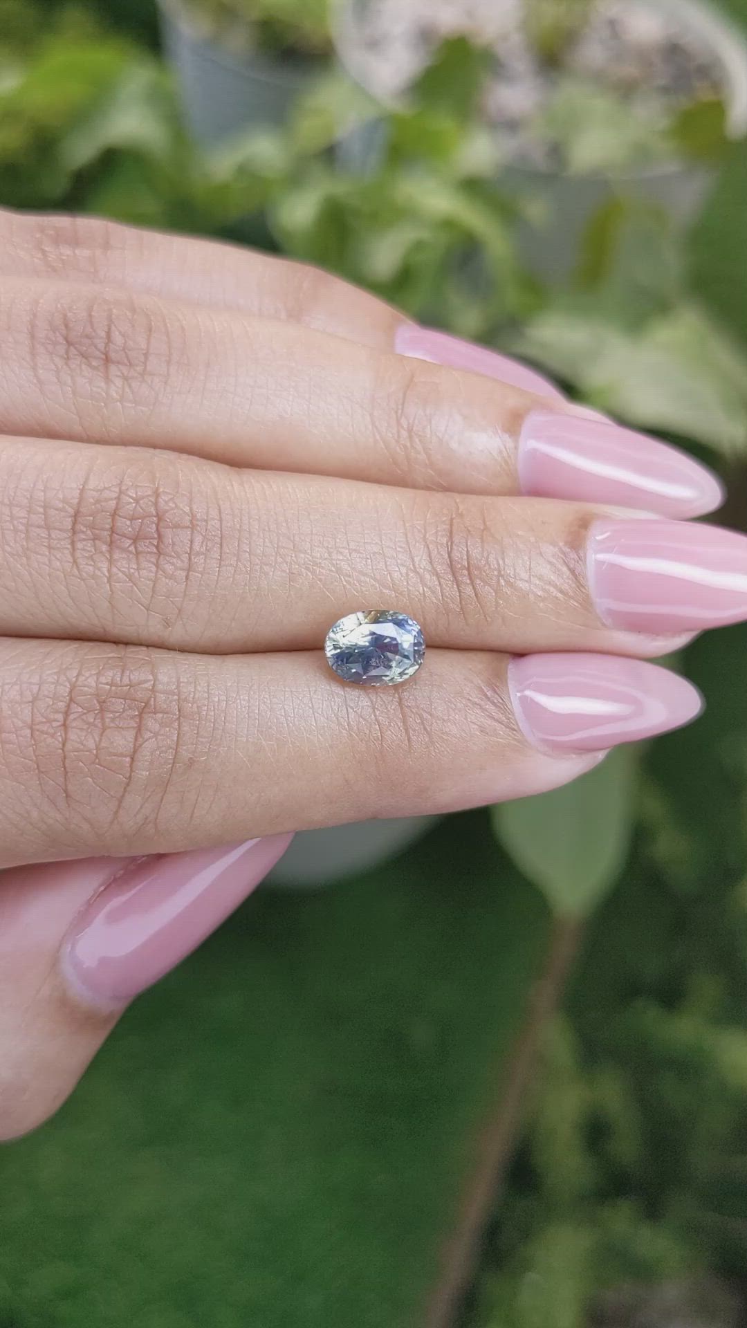 2.14 Ct. Bi Color Sapphire from Ceylon (Sri Lanka) Size Video