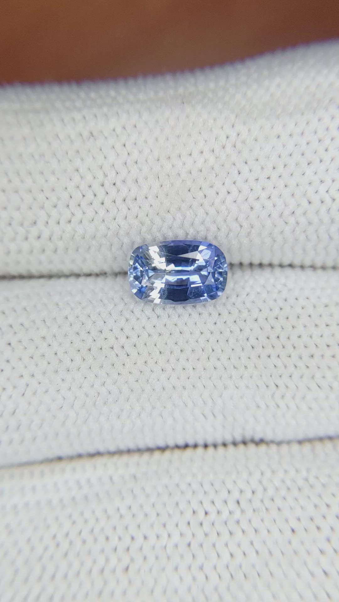 1.68 Ct. Bi Color Sapphire from Ceylon (Sri Lanka) Size Video