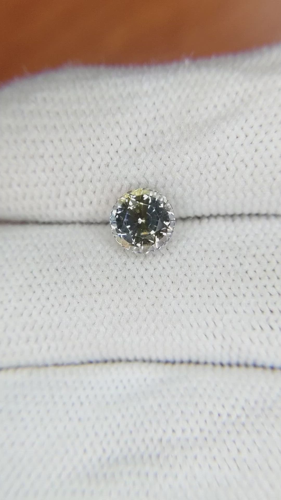 1.82 Ct. Bi Color Sapphire from Ceylon (Sri Lanka) Size Video