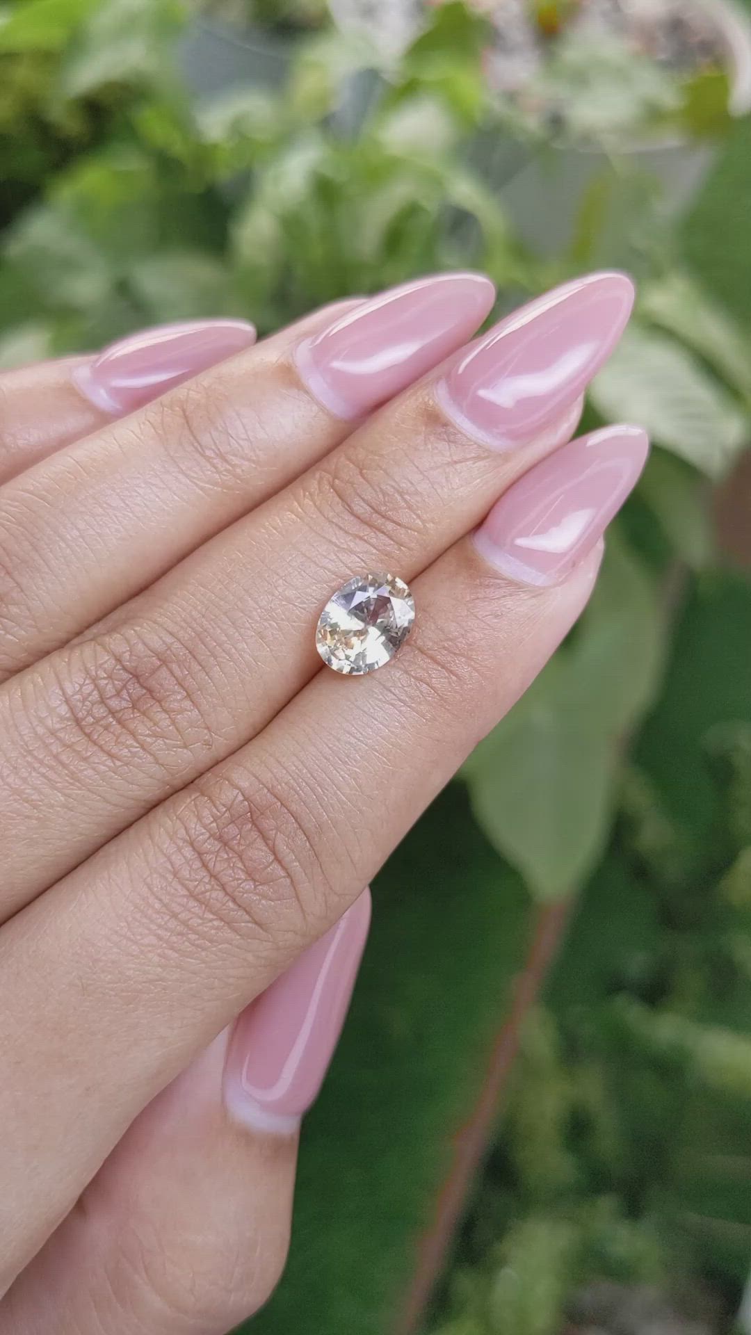 1.99 Ct. Bi Color Sapphire from Ceylon (Sri Lanka) Size Video
