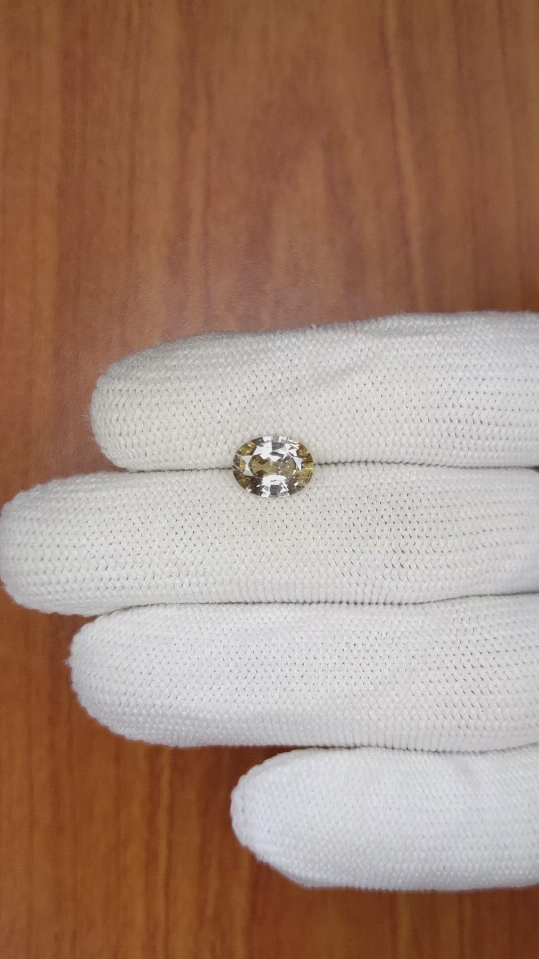 1.99 Ct. Bi Color Sapphire from Ceylon (Sri Lanka) Size Video