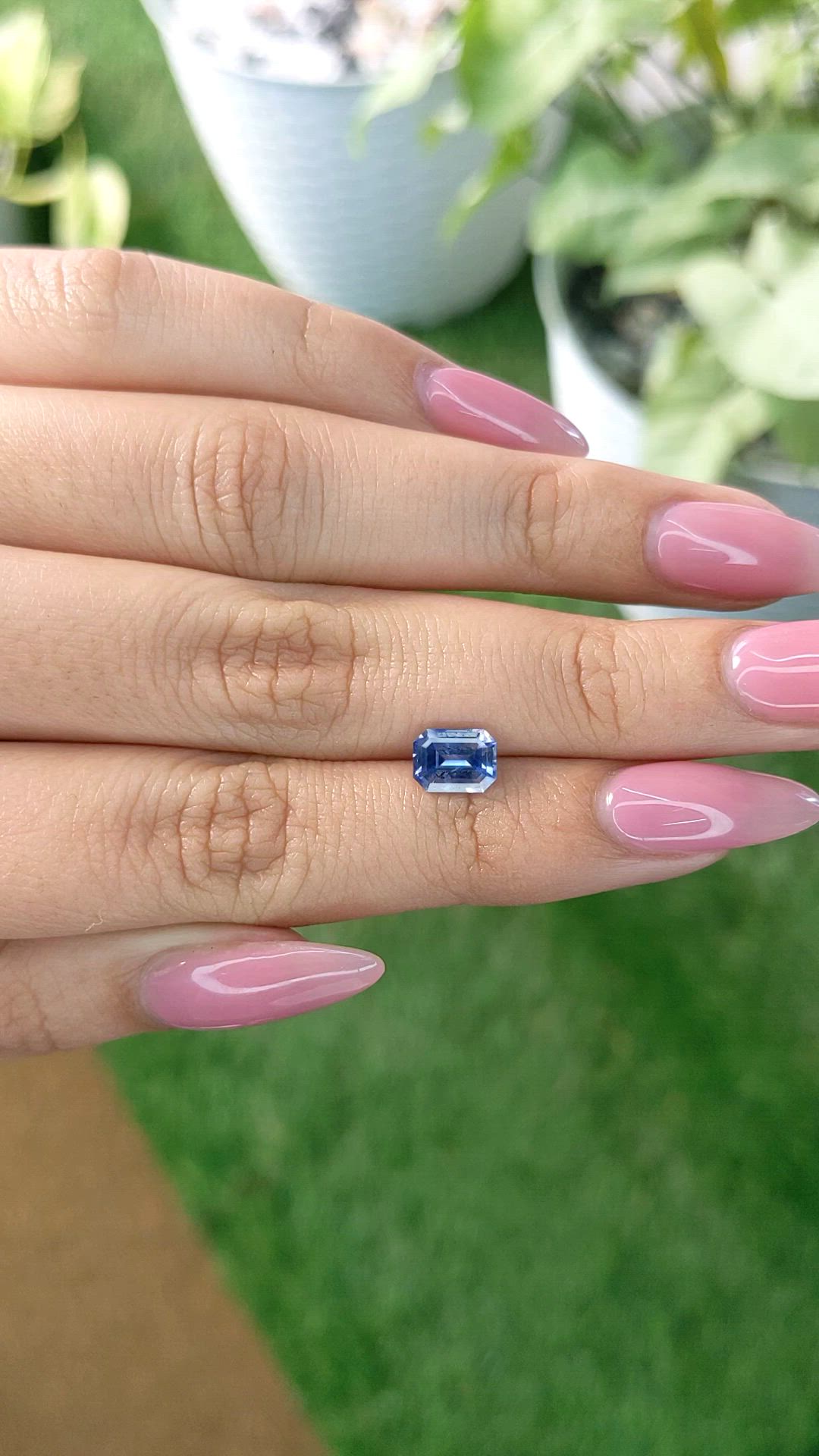 1.63 Ct. Bi Color Sapphire from Ceylon (Sri Lanka) Size Video