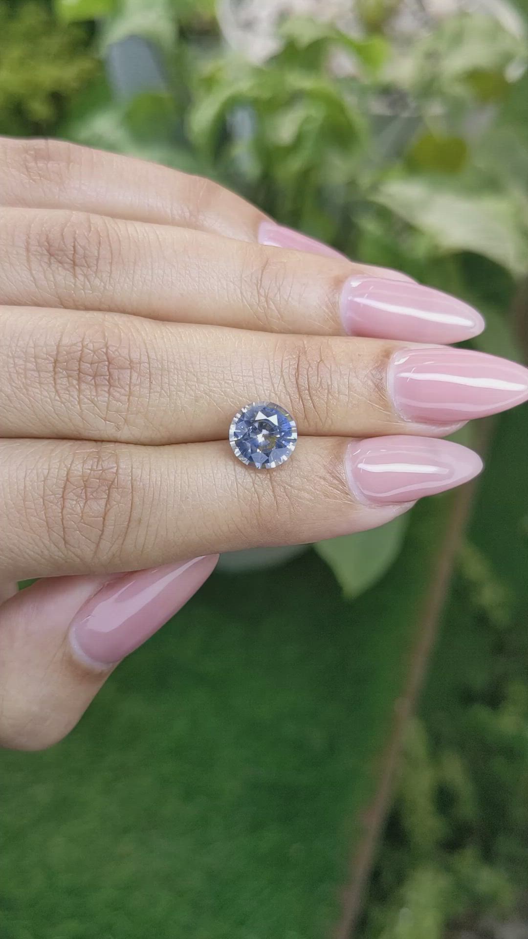 2.65 Ct. Bi Color Sapphire from Ceylon (Sri Lanka) Size Video