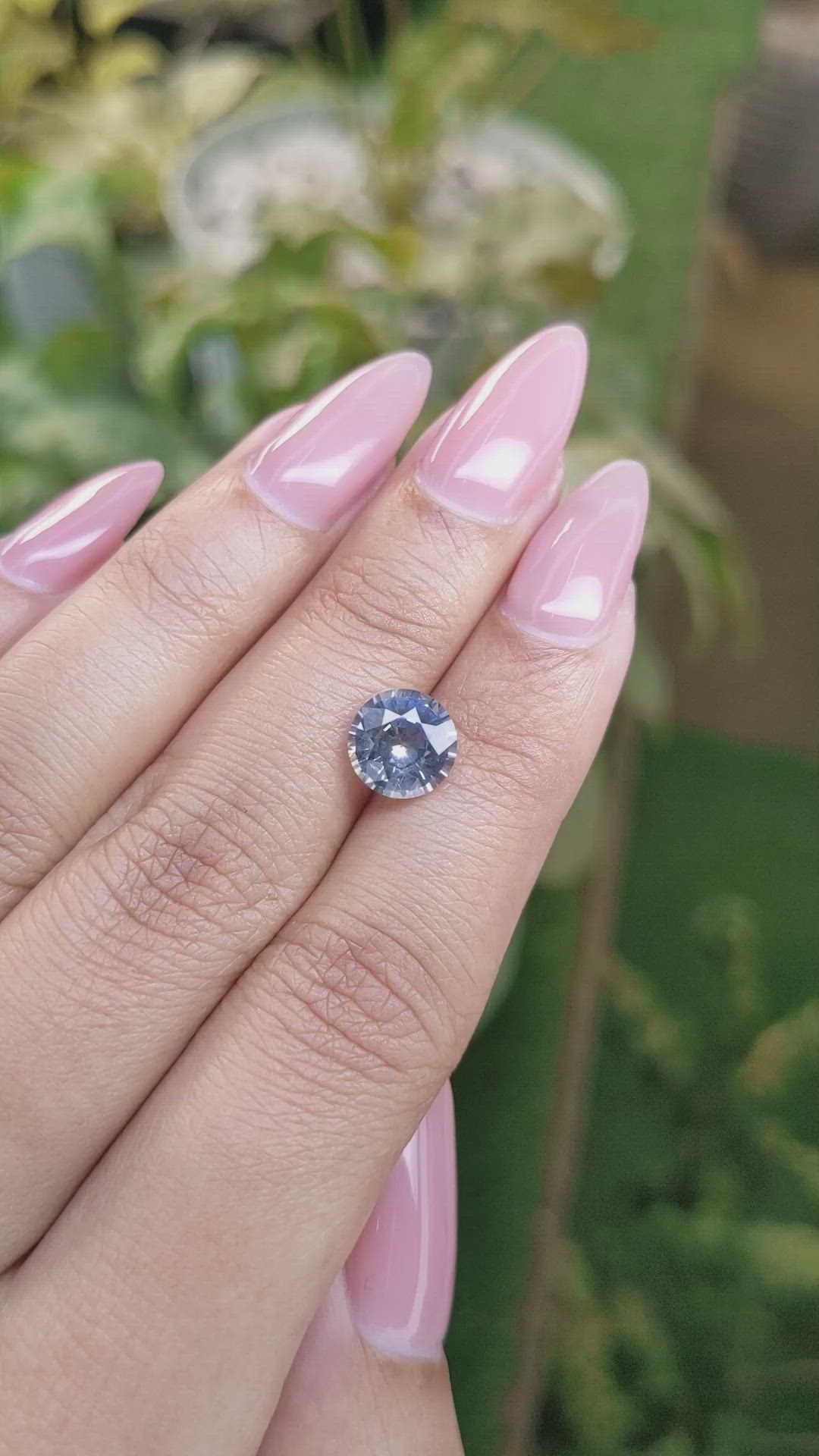 2.65 Ct. Bi Color Sapphire from Ceylon (Sri Lanka) Size Video