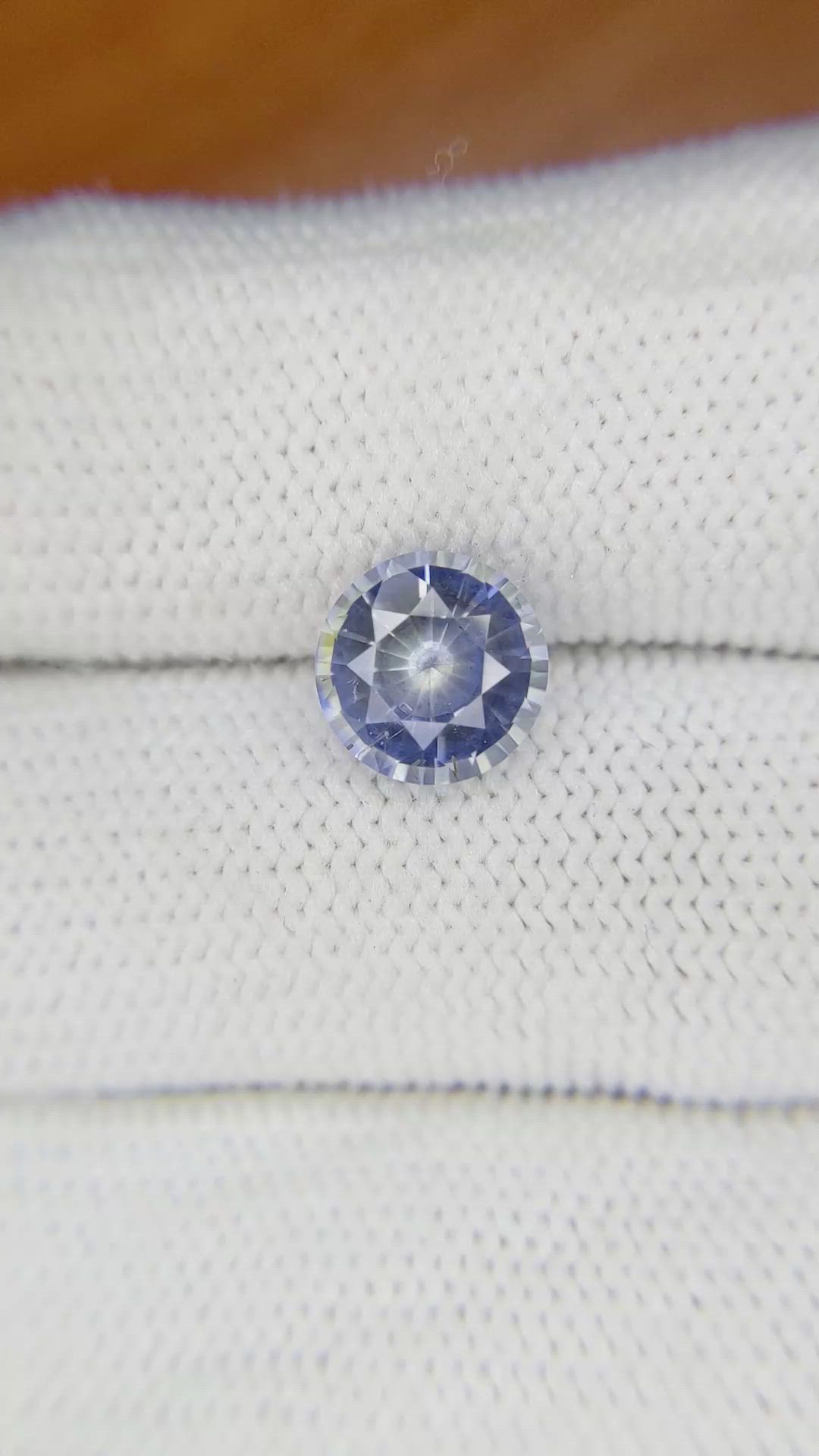 2.65 Ct. Bi Color Sapphire from Ceylon (Sri Lanka) Size Video