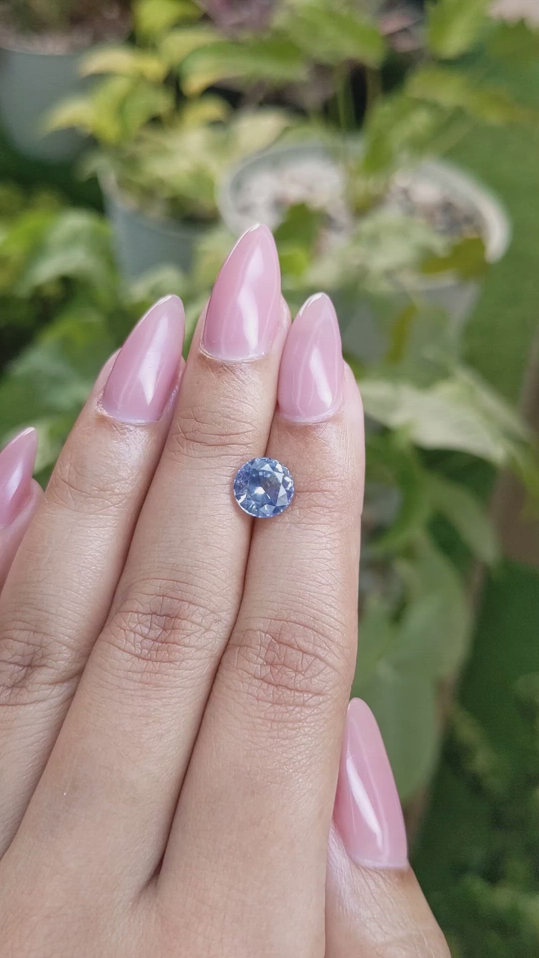 2.21 Ct. Bi Color Sapphire from Ceylon (Sri Lanka) Size Video