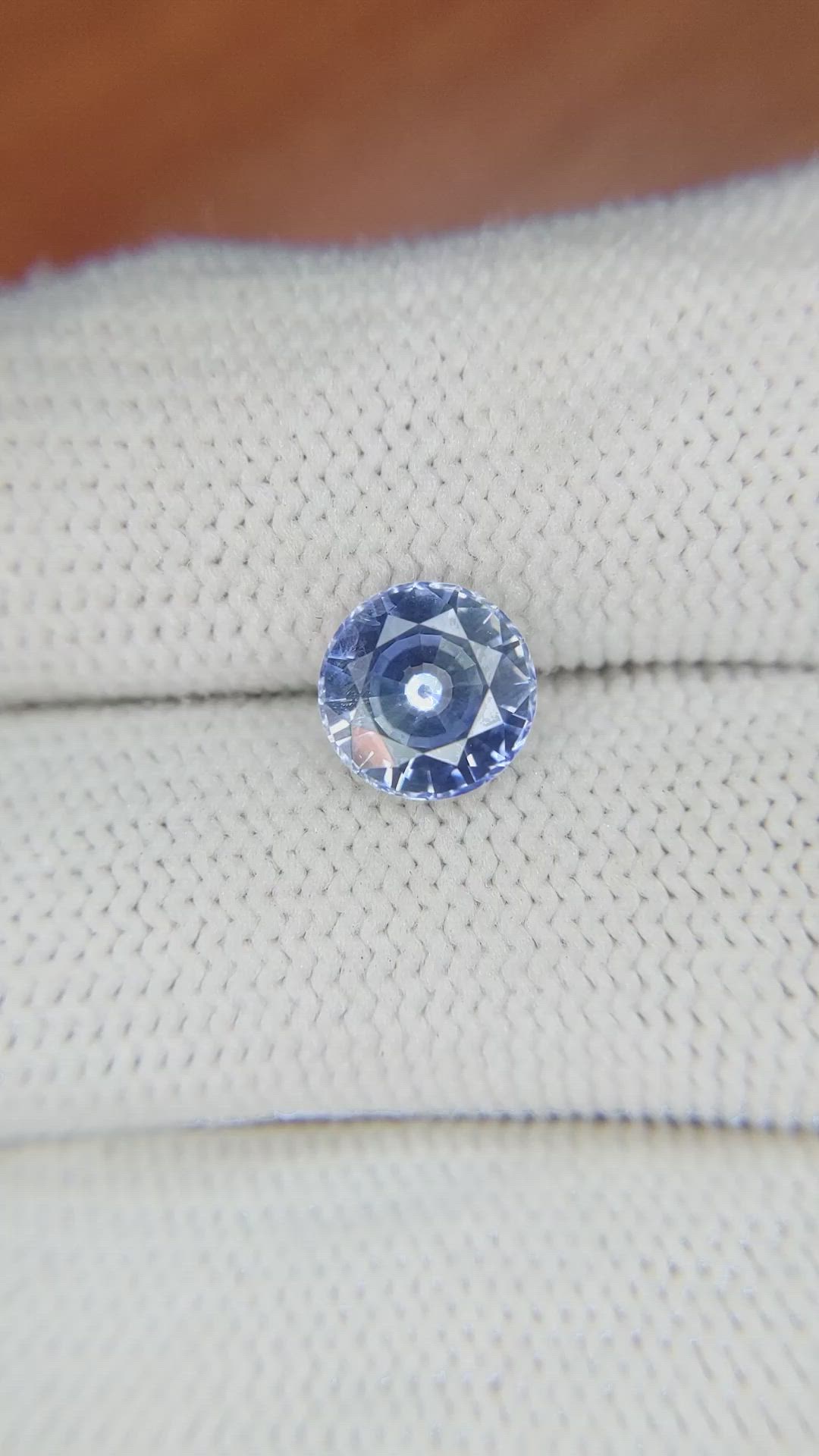 2.21 Ct. Bi Color Sapphire from Ceylon (Sri Lanka) Size Video