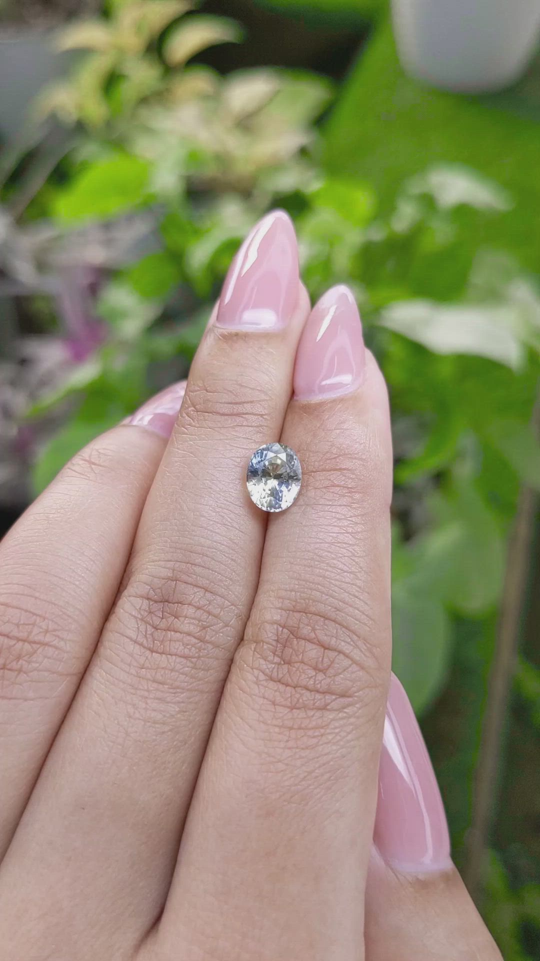 2.11 Ct. Bi Color Sapphire from Ceylon (Sri Lanka) Size Video