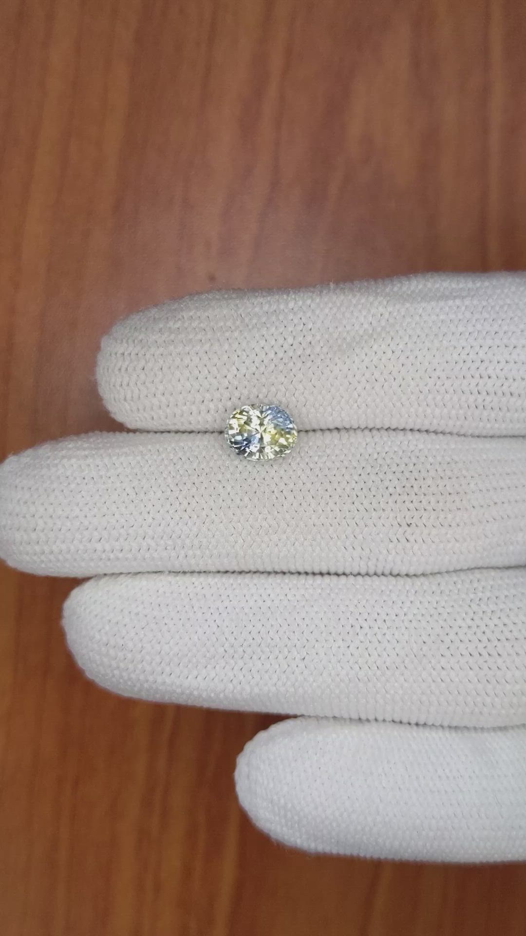 2.11 Ct. Bi Color Sapphire from Ceylon (Sri Lanka) Size Video