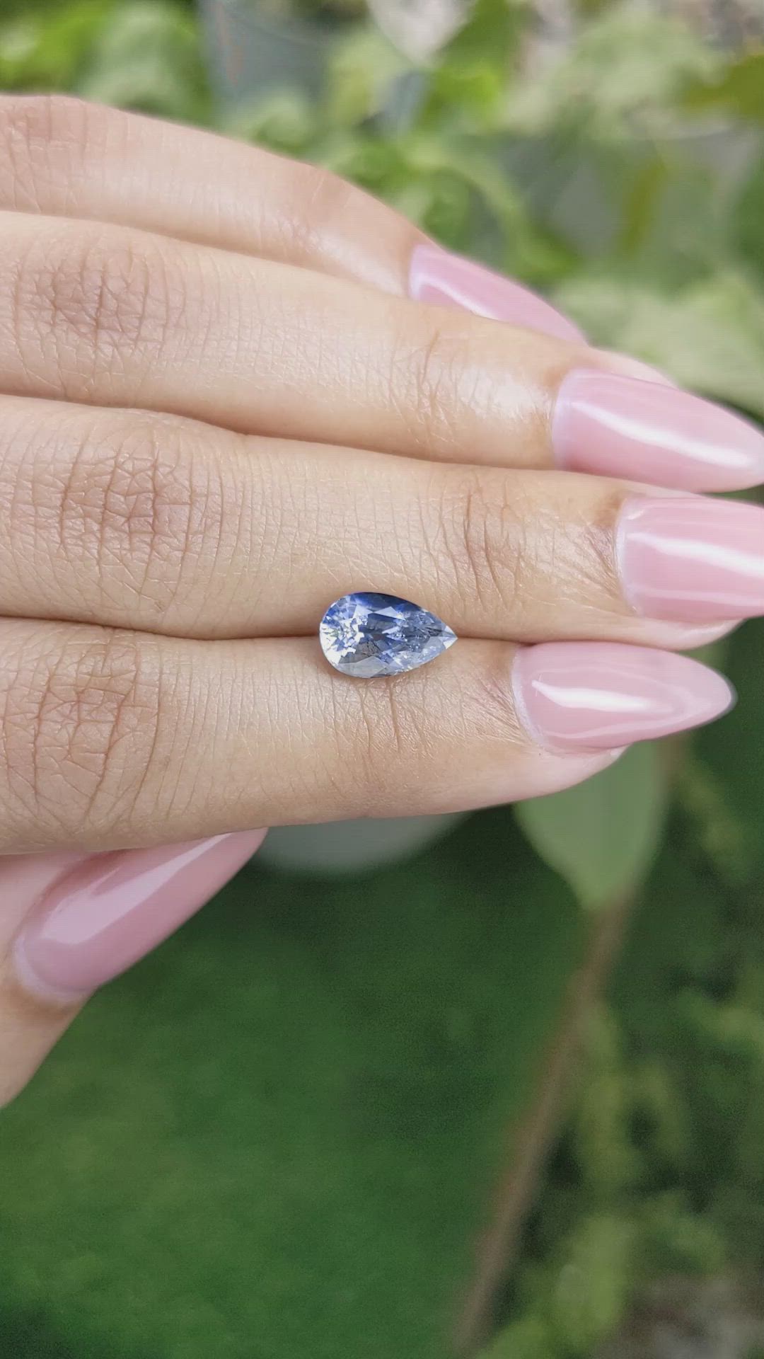 2.57 Ct. Bi Color Sapphire from Ceylon (Sri Lanka) Size Video